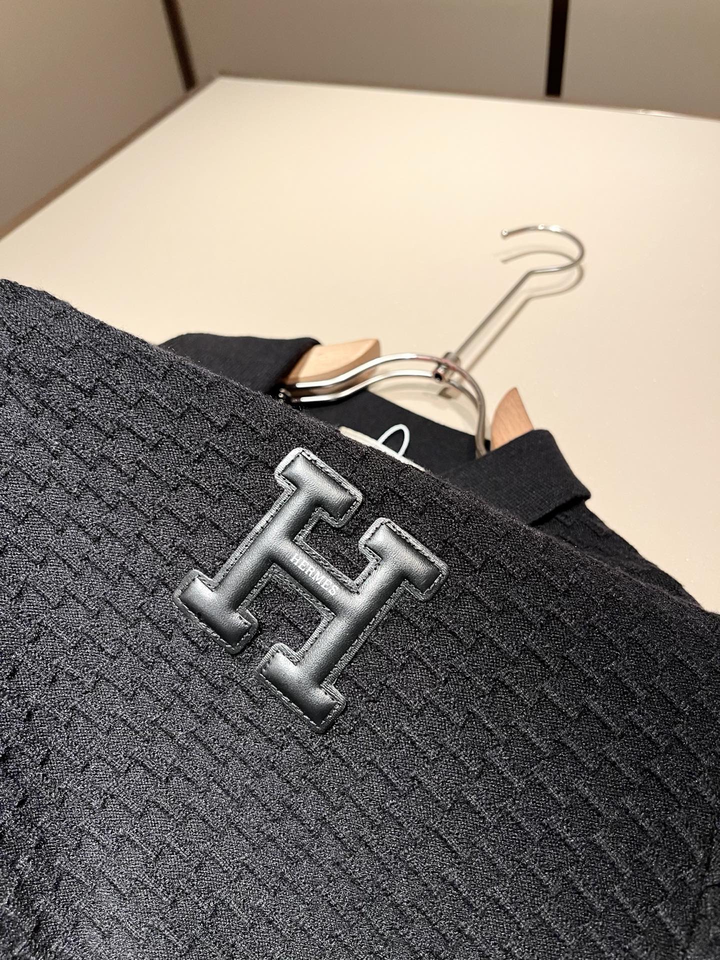 Her*mes爱*仕2025秋冬新款男士针织羊毛衫，全新升级百搭基础款，低调奢华，品格之选！甄选优质精选