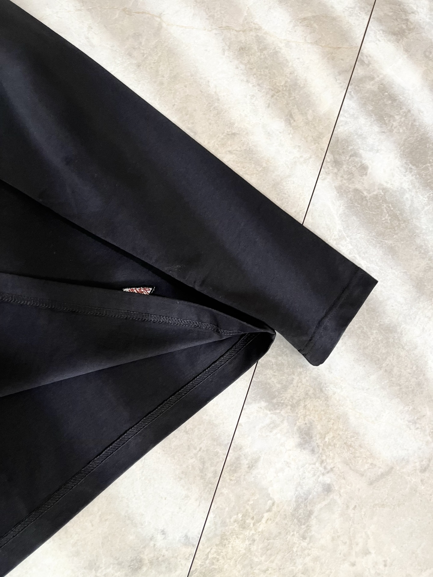 BottegaVene*a宝*嘉 2025秋冬新款男士打底衫，这是今年目前为止最牛批的一款纯色高品质面料