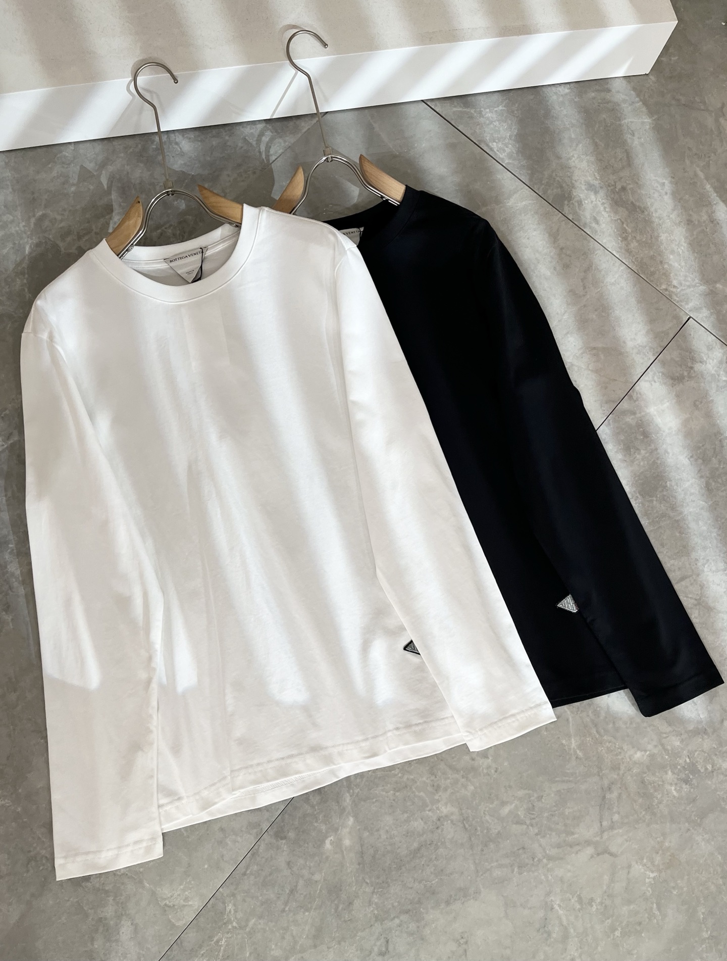 BottegaVene*a宝*嘉 2025秋冬新款男士打底衫，这是今年目前为止最牛批的一款纯色高品质面料