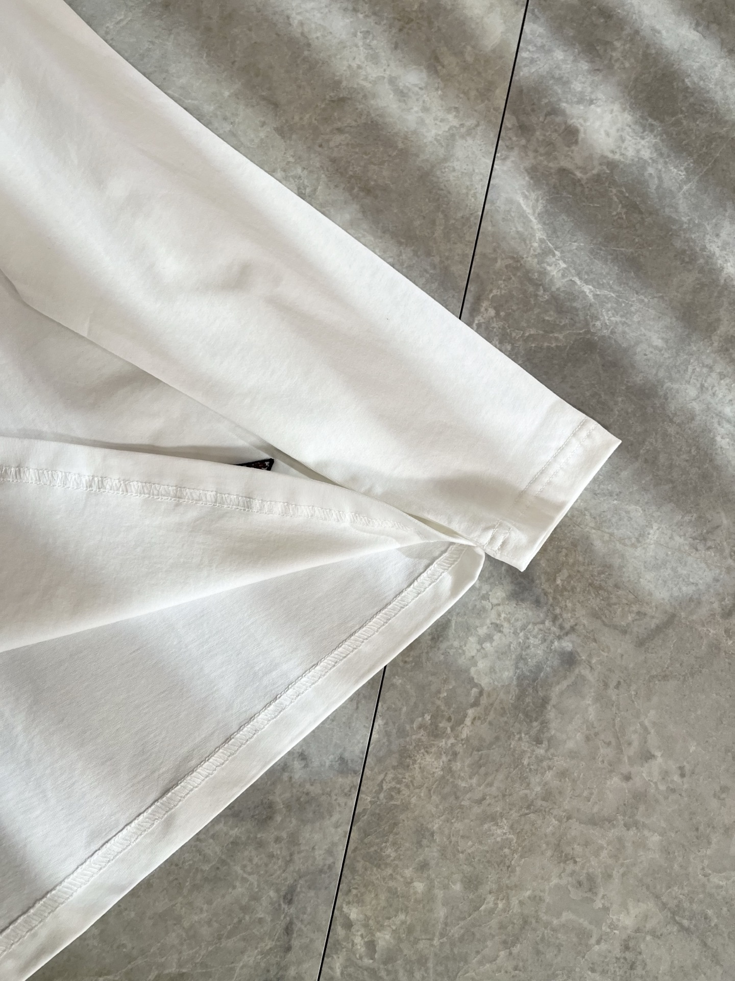 BottegaVene*a宝*嘉 2025秋冬新款男士打底衫，这是今年目前为止最牛批的一款纯色高品质面料