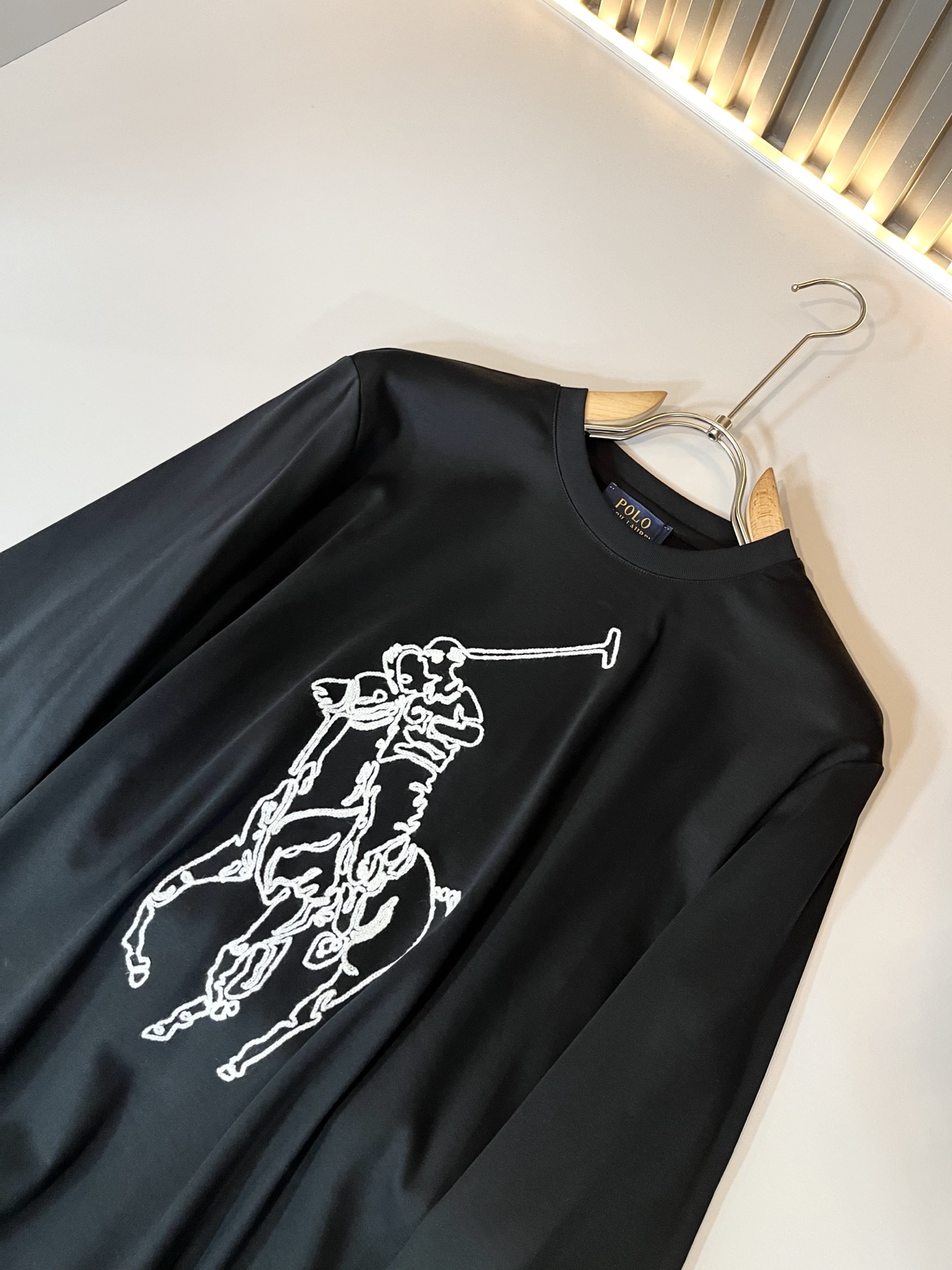 保罗POLOSPORT 2025秋冬新款男士长袖打底衫，简约纯色时尚款不乏有许多设计大咖们都对于纯色都有