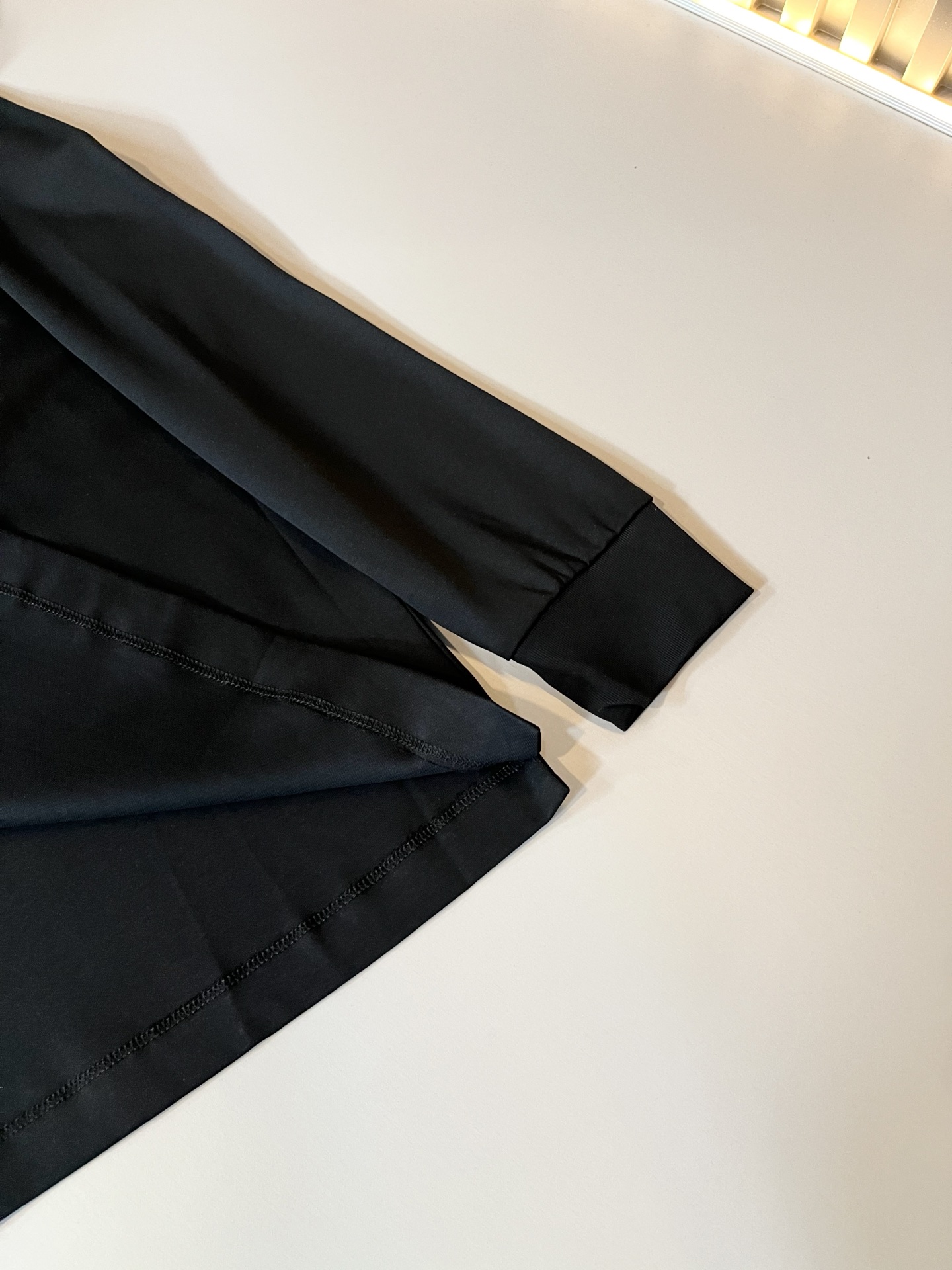 保罗POLOSPORT 2025秋冬新款男士长袖打底衫，简约纯色时尚款不乏有许多设计大咖们都对于纯色都有