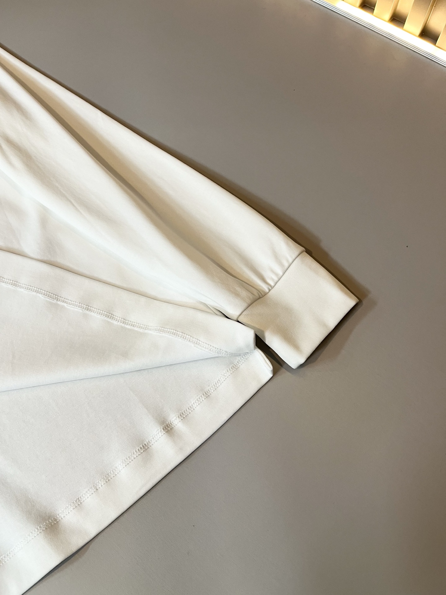 保罗POLOSPORT 2025秋冬新款男士长袖打底衫，简约纯色时尚款不乏有许多设计大咖们都对于纯色都有