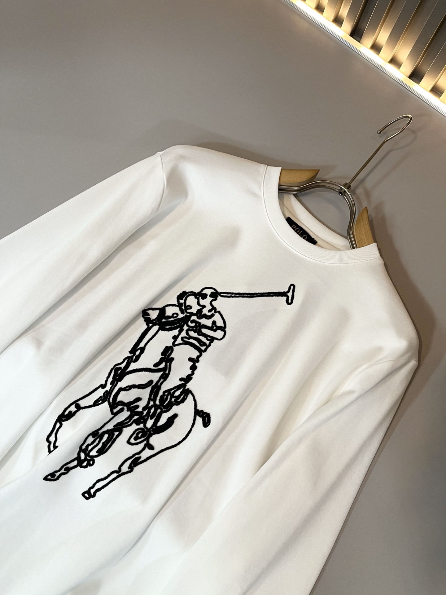 保罗POLOSPORT 2025秋冬新款男士长袖打底衫，简约纯色时尚款不乏有许多设计大咖们都对于纯色都有