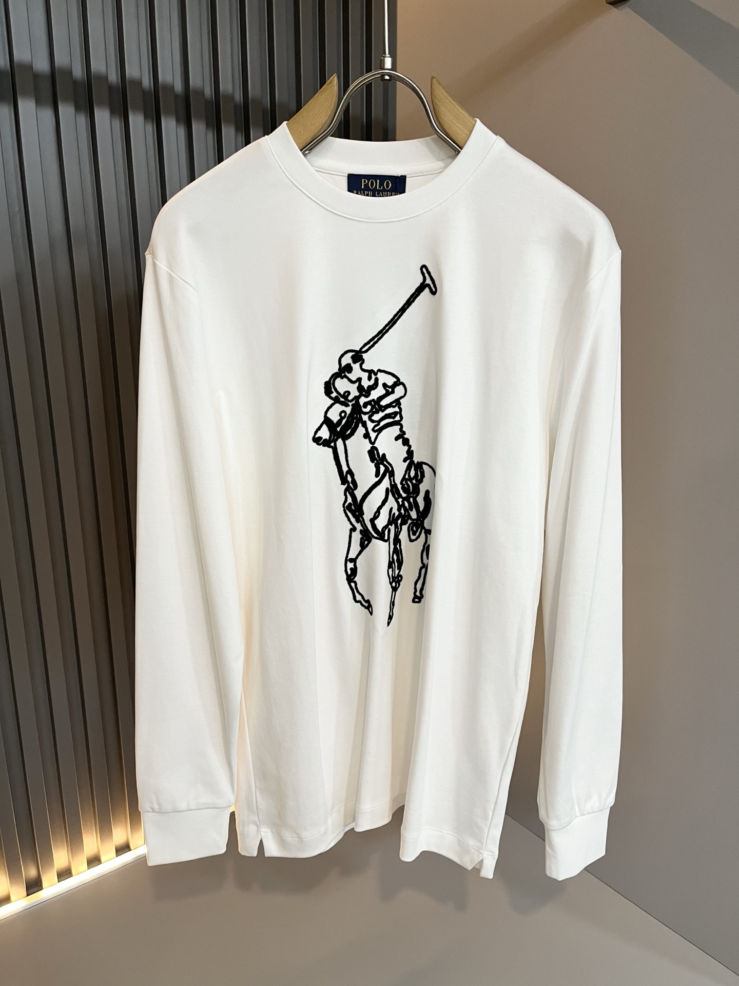 保罗POLOSPORT 2025秋冬新款男士长袖打底衫，简约纯色时尚款不乏有许多设计大咖们都对于纯色都有