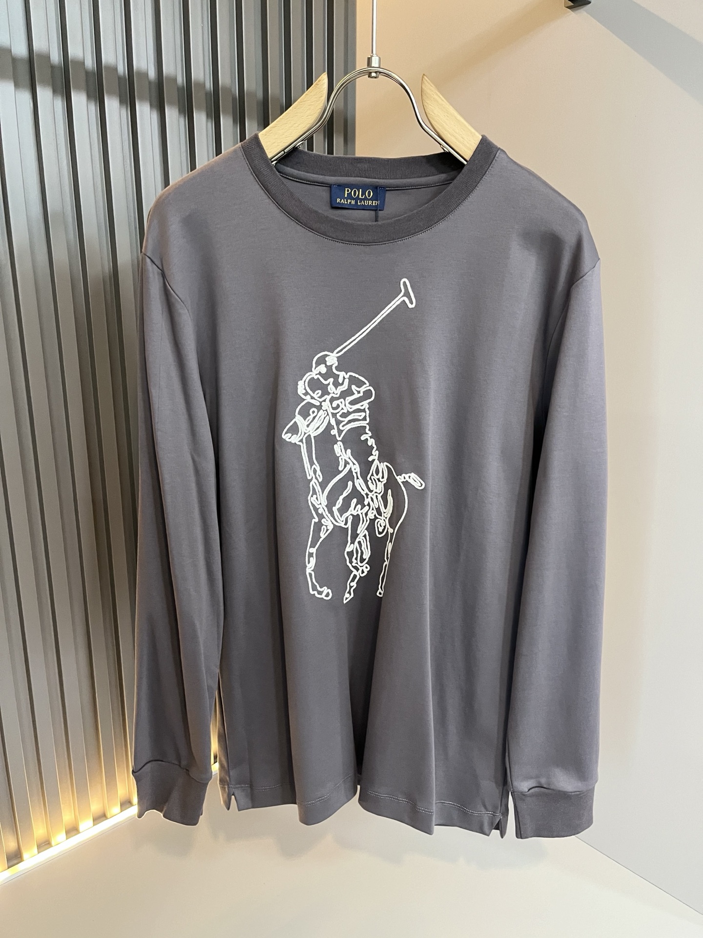 保罗POLOSPORT 2025秋冬新款男士长袖打底衫，简约纯色时尚款不乏有许多设计大咖们都对于纯色都有