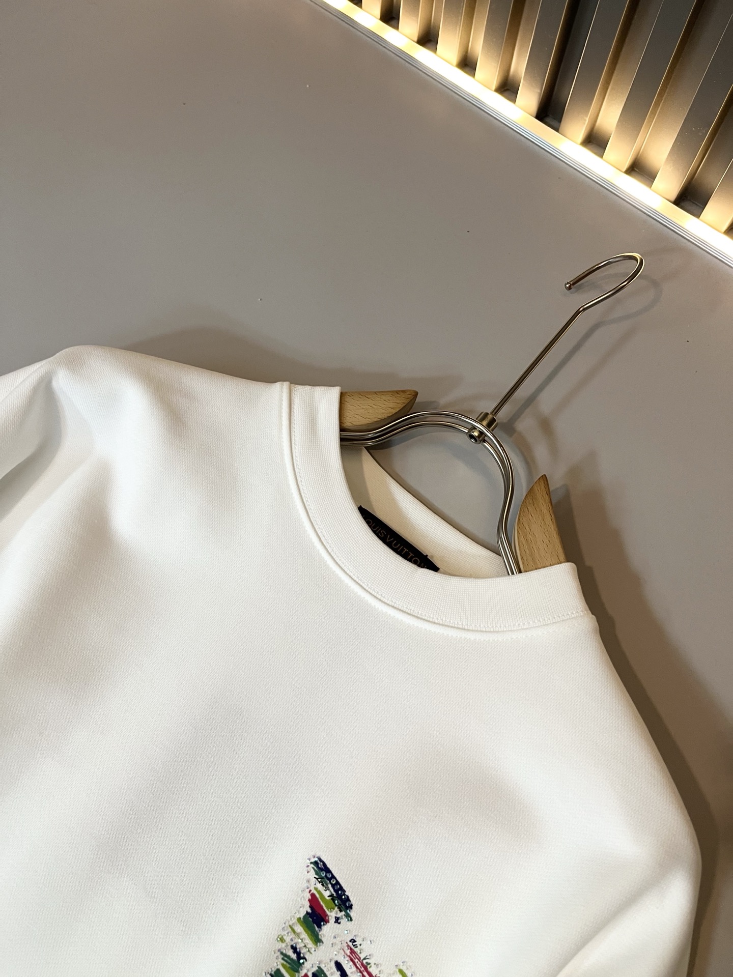 LouisVuitt*路易*登 2025卫衣全新系列单品上线，非常时髦前卫的一款男女同款卫衣，标识log