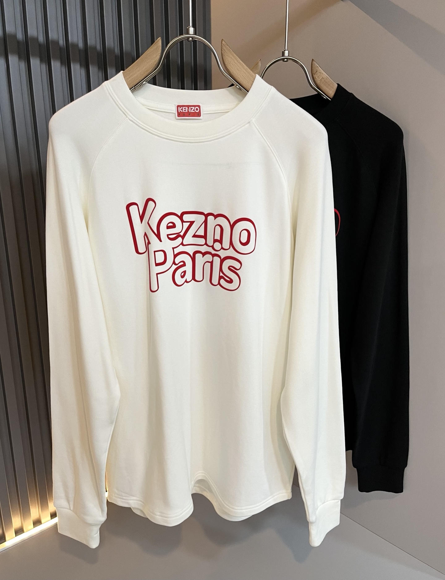 NO:598405,KENZ*Takada*3 new autumn and winter men's and women's base T-shirts, inheriting the classic works, the improved new products are more three-dimensional and have a logo pattern on the chest designed with gluing technology!  Customized original pure cotton fabric. If you like it, hurry up and get it!  First come first served!  Size M-2XL,,tees,t-shirt,alexander wang19860909KENZ*高田*三 秋冬新品男女同款打底T恤,传承经典著作改良后的新品更加的具有立体感官,胸前logo图案压胶工艺设计！定制原版纯棉面料.有喜欢赶紧入手吧！先入先得！尺码M-2XL,,tees，t-shirt,alexander wang,Men's clothing