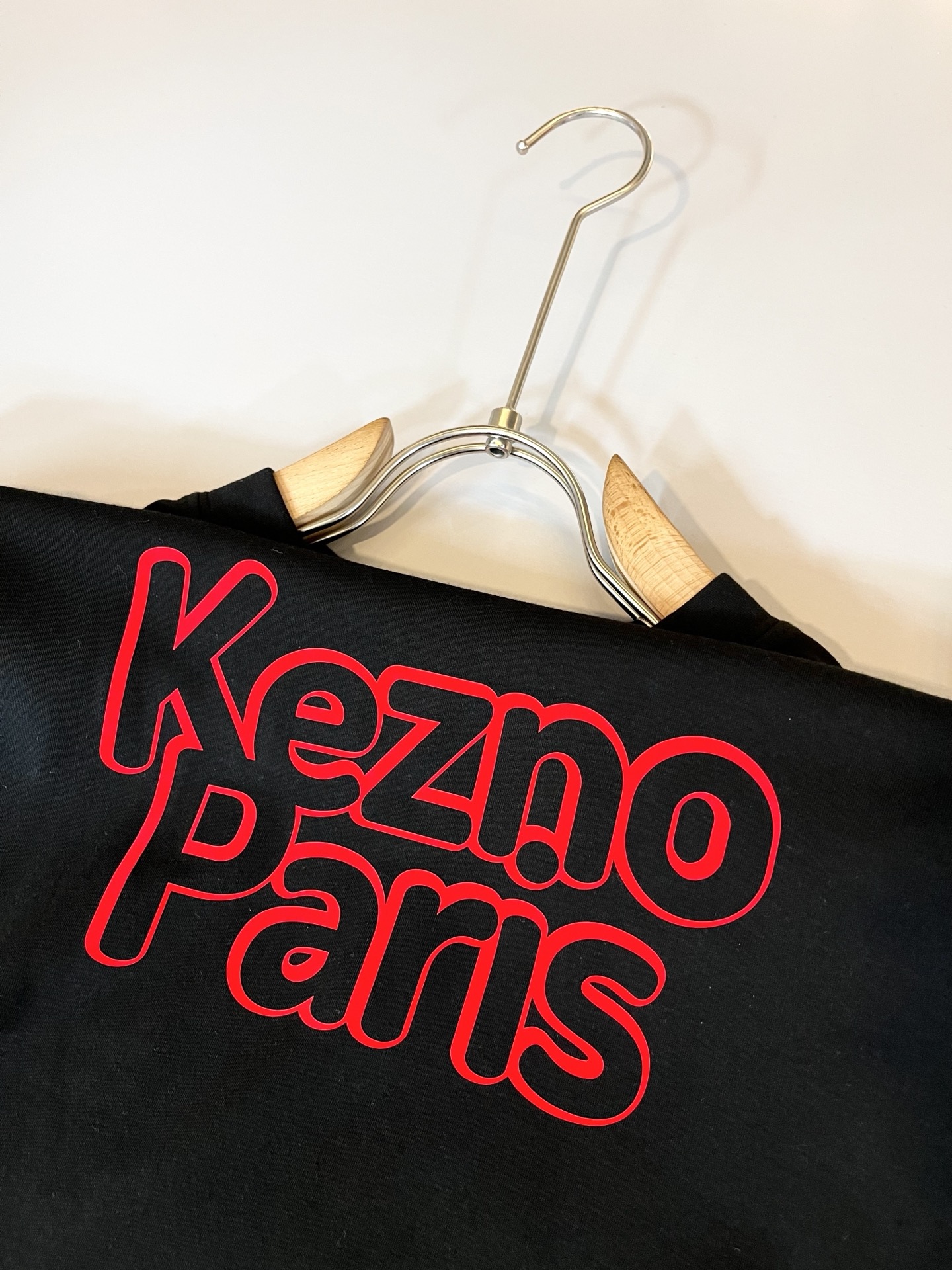 KENZ*高田*三 2025秋冬新品男女同款👫打底T恤，传承经典著作改良后的新品更加的具有立体感官，胸前