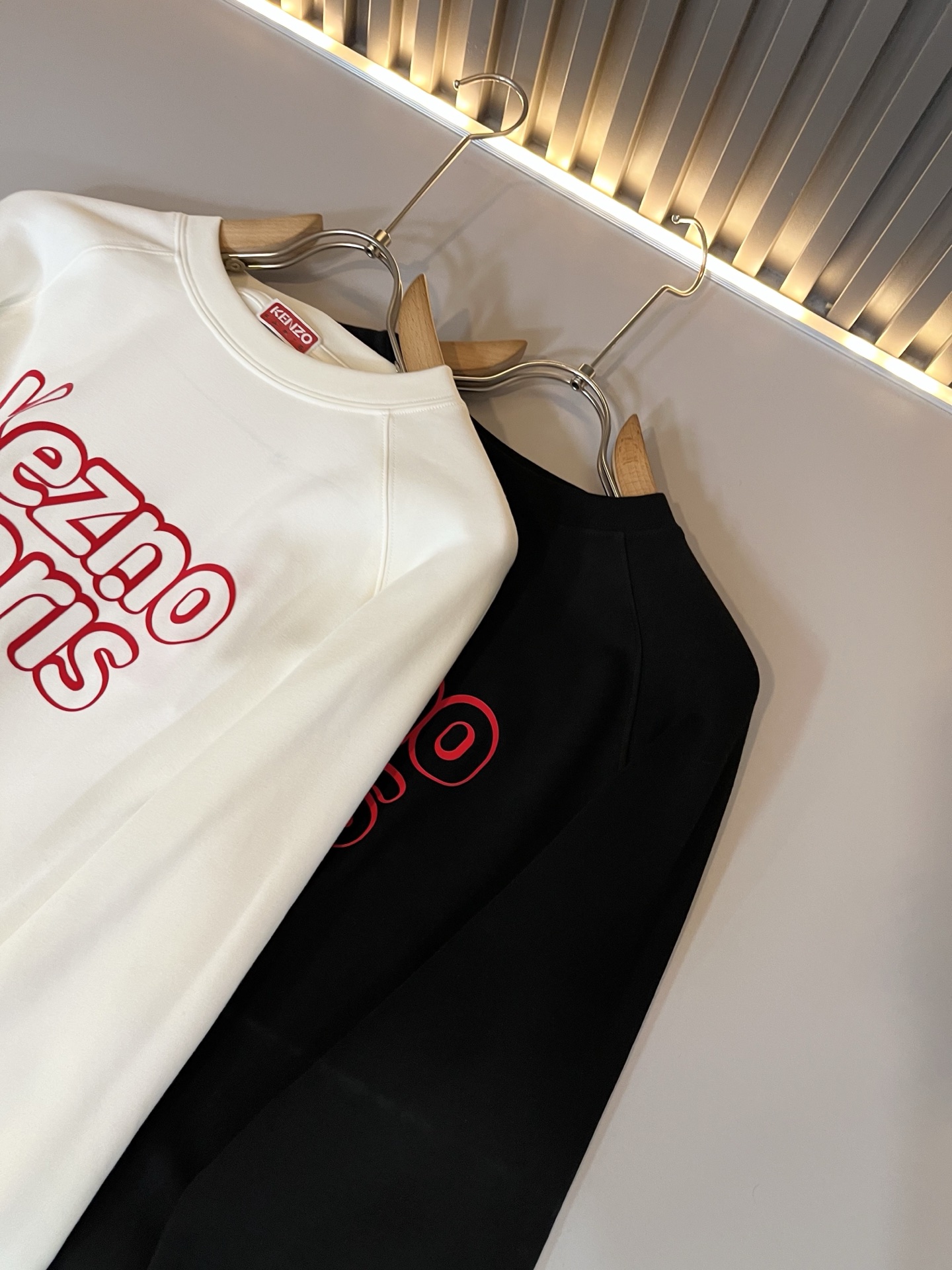 KENZ*高田*三 2025秋冬新品男女同款👫打底T恤，传承经典著作改良后的新品更加的具有立体感官，胸前