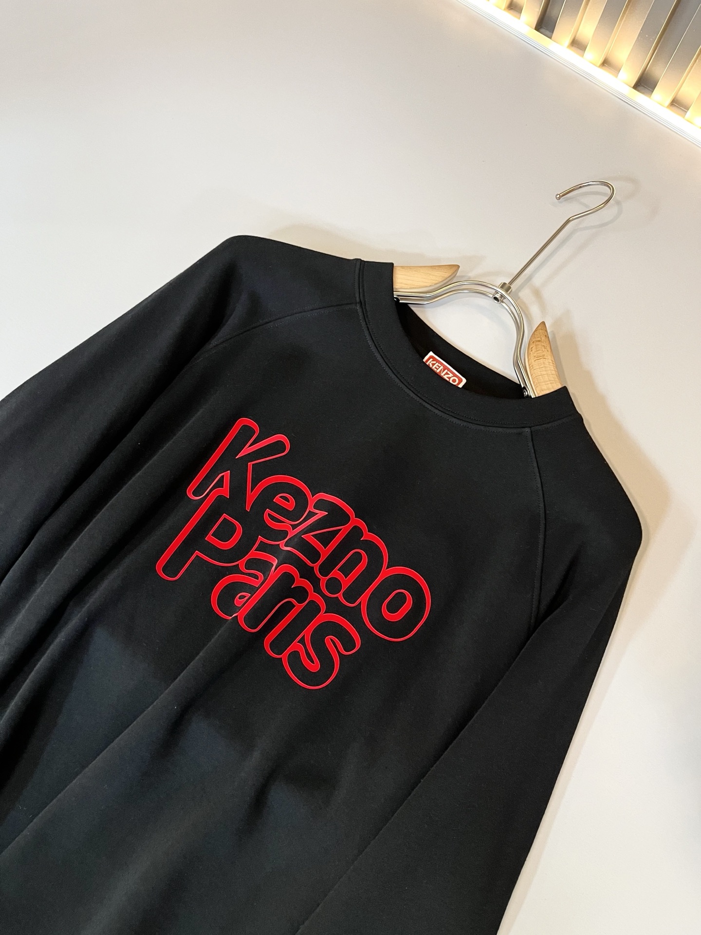 KENZ*高田*三 2025秋冬新品男女同款👫打底T恤，传承经典著作改良后的新品更加的具有立体感官，胸前