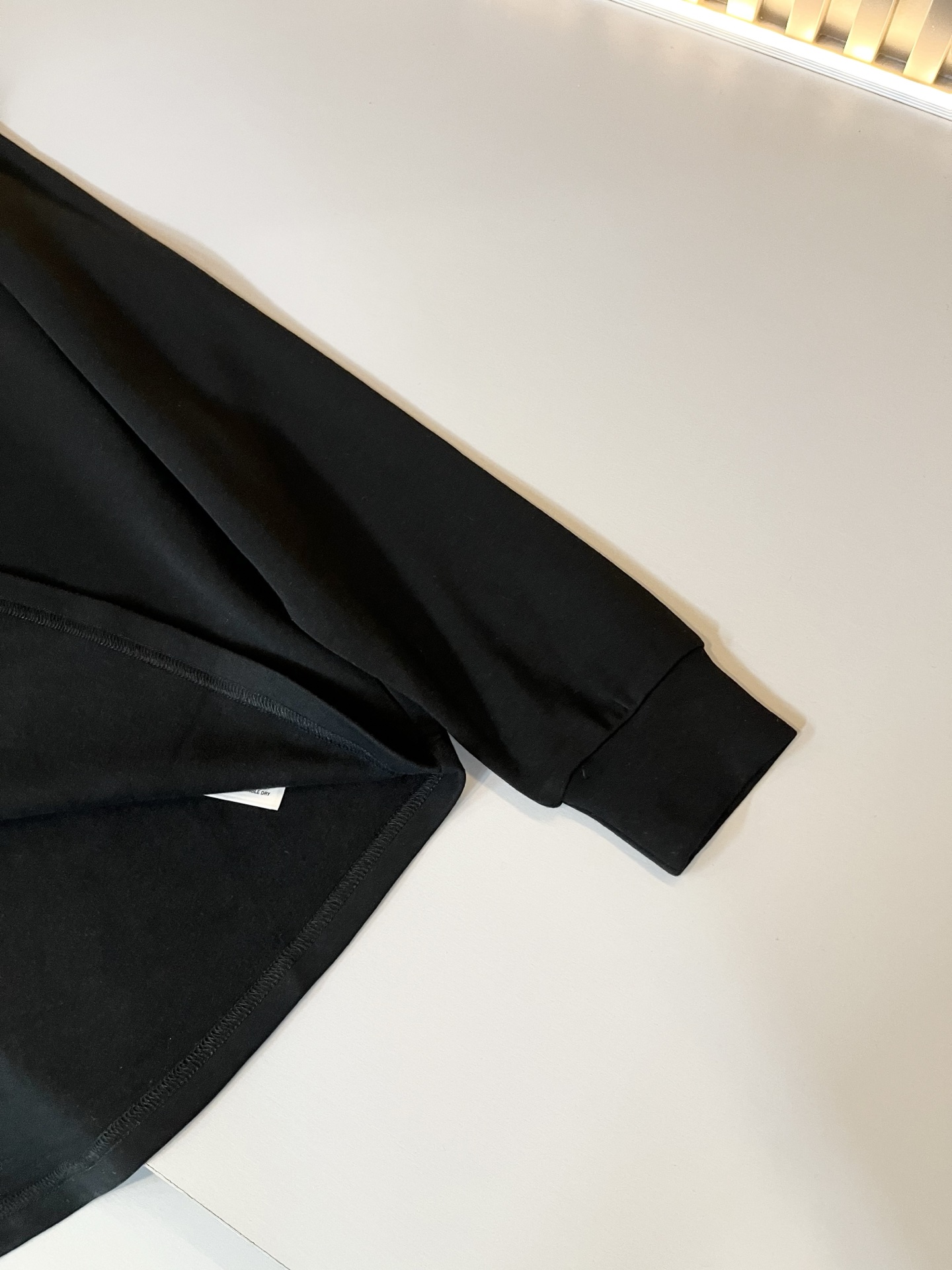 KENZ*高田*三 2025秋冬新品男女同款👫打底T恤，传承经典著作改良后的新品更加的具有立体感官，胸前