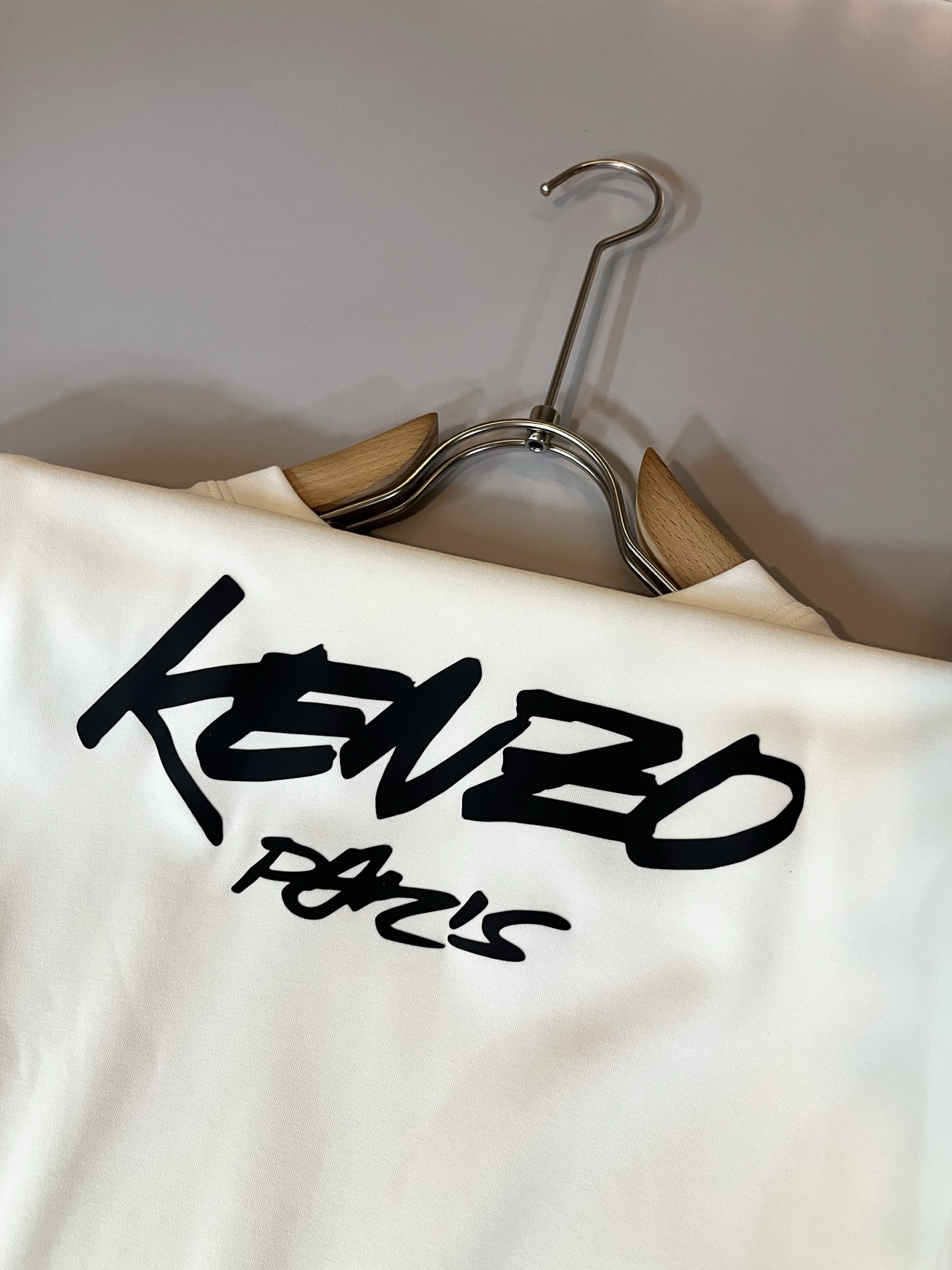 KENZ*高田*三 2025秋冬新品男女同款👫打底T恤，传承经典著作改良后的新品更加的具有立体感官，胸前