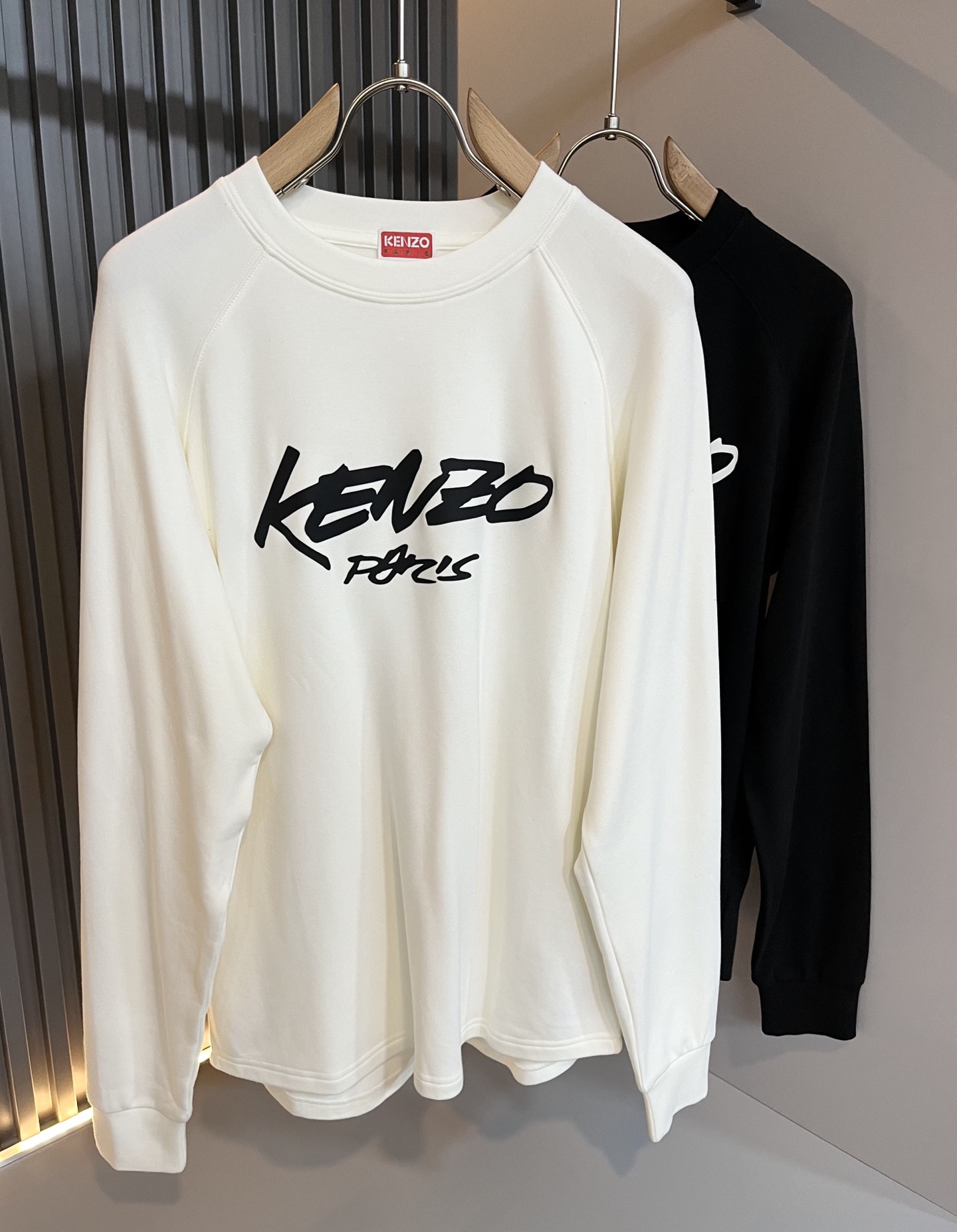 NO:598396,KENZ*Takada*3 new autumn and winter men's and women's base T-shirts, inheriting the classic works, the improved new products are more three-dimensional and have a logo pattern on the chest designed with gluing technology!  Customized original pure cotton fabric. If you like it, hurry up and get it!  First come first served!  Size M-2XL,,tees,t-shirt,alexander wang19860909KENZ*高田*三 秋冬新品男女同款打底T恤,传承经典著作改良后的新品更加的具有立体感官,胸前logo图案压胶工艺设计！定制原版纯棉面料.有喜欢赶紧入手吧！先入先得！尺码M-2XL,,tees，t-shirt,alexander wang,Men's clothing