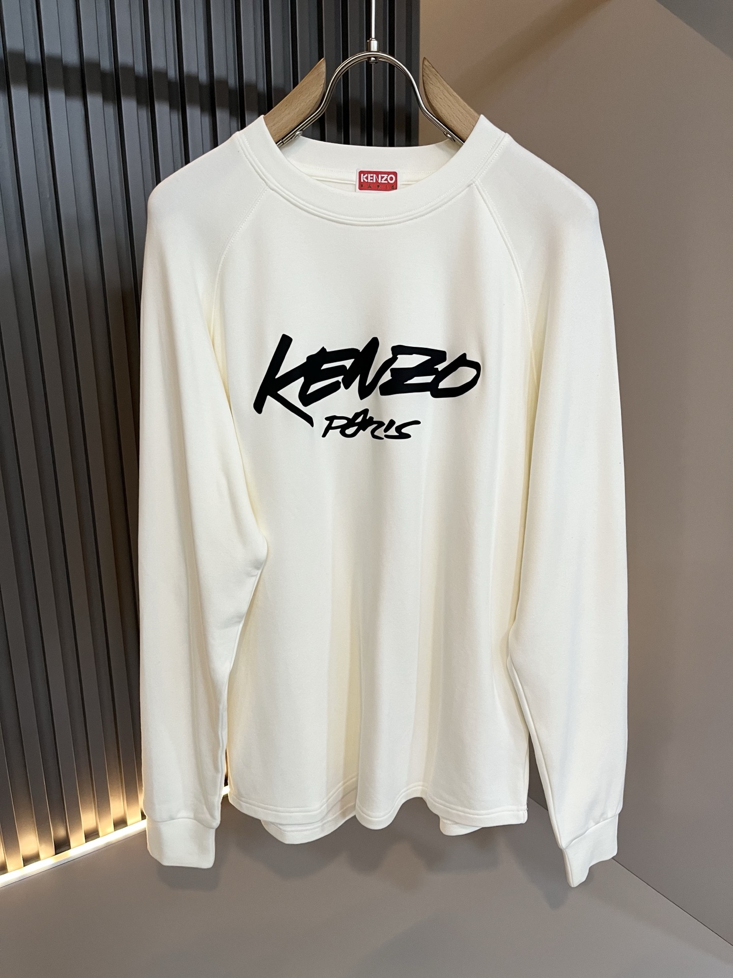 KENZ*高田*三 2025秋冬新品男女同款👫打底T恤，传承经典著作改良后的新品更加的具有立体感官，胸前