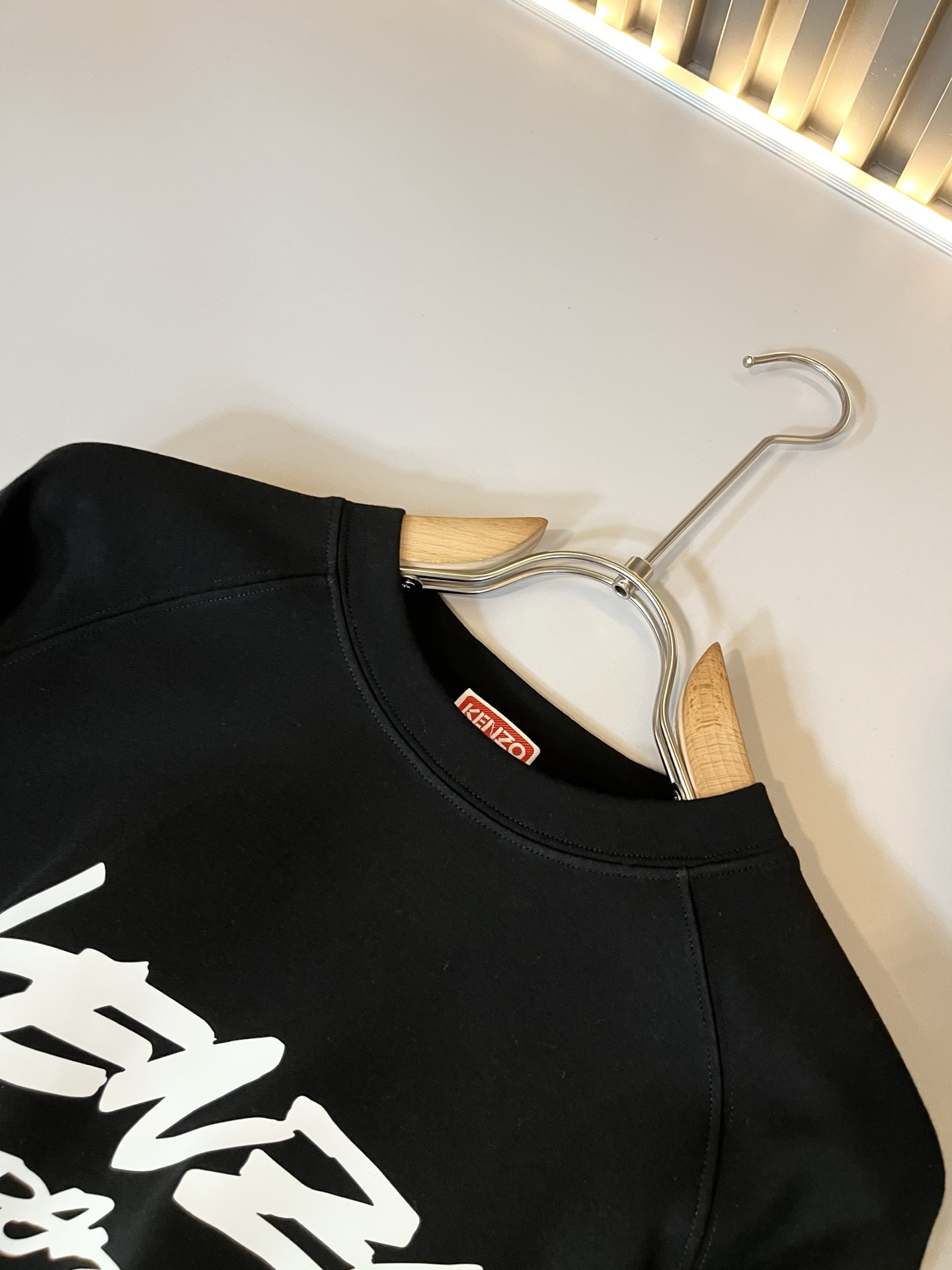 KENZ*高田*三 2025秋冬新品男女同款👫打底T恤，传承经典著作改良后的新品更加的具有立体感官，胸前