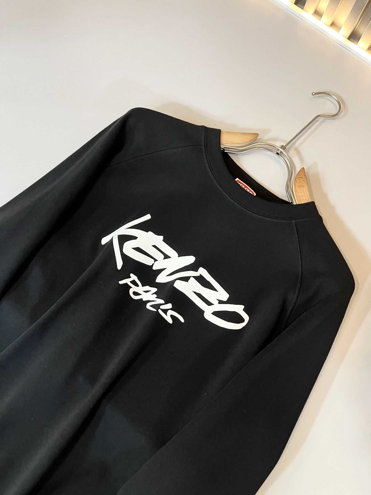 KENZ*高田*三 2025秋冬新品男女同款👫打底T恤，传承经典著作改良后的新品更加的具有立体感官，胸前