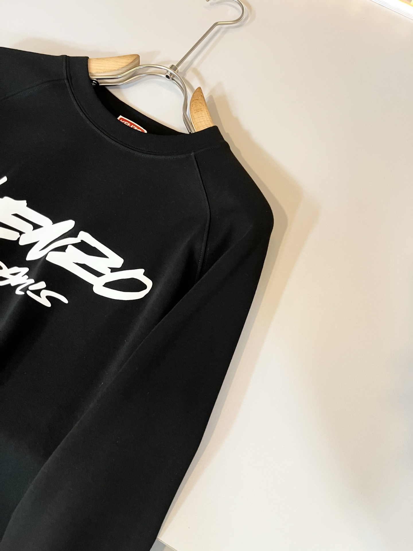 KENZ*高田*三 2025秋冬新品男女同款👫打底T恤，传承经典著作改良后的新品更加的具有立体感官，胸前