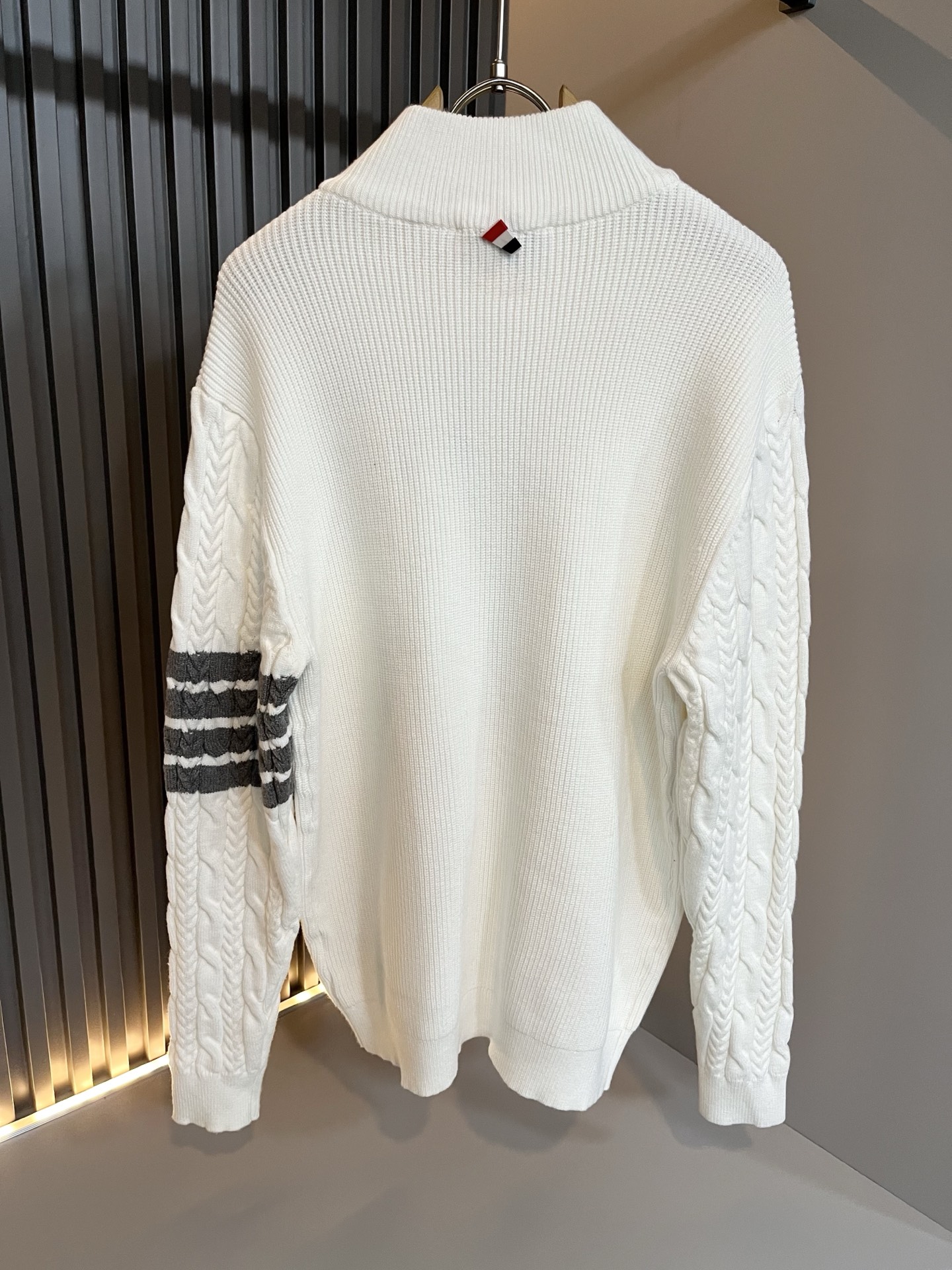 ThomBrow*e汤姆*朗2025秋冬新款男女同款👫拉链针织羊毛开衫，今年的专柜新品，男女同款👫超软羊