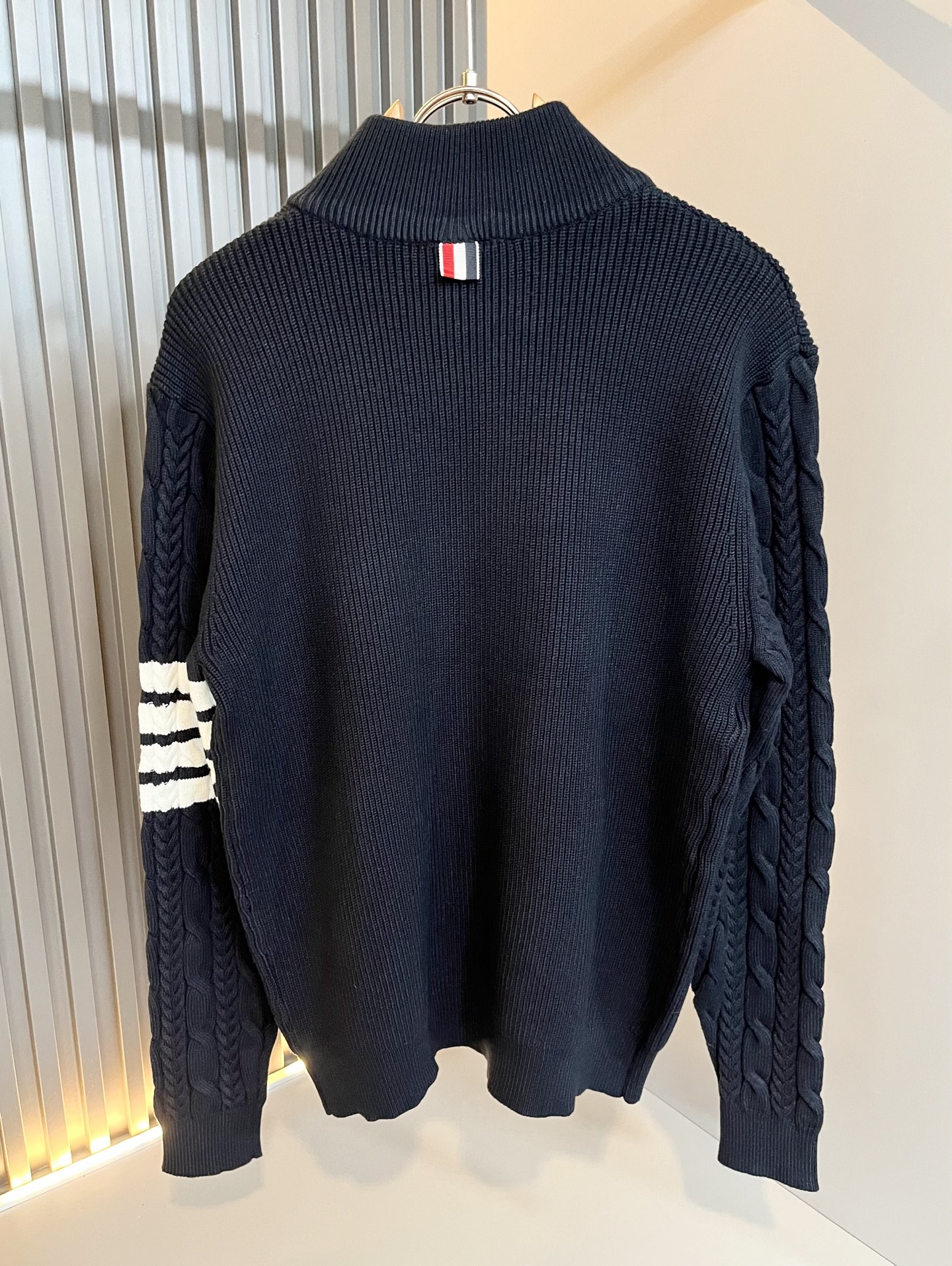 ThomBrow*e汤姆*朗2025秋冬新款男女同款👫拉链针织羊毛开衫，今年的专柜新品，男女同款👫超软羊