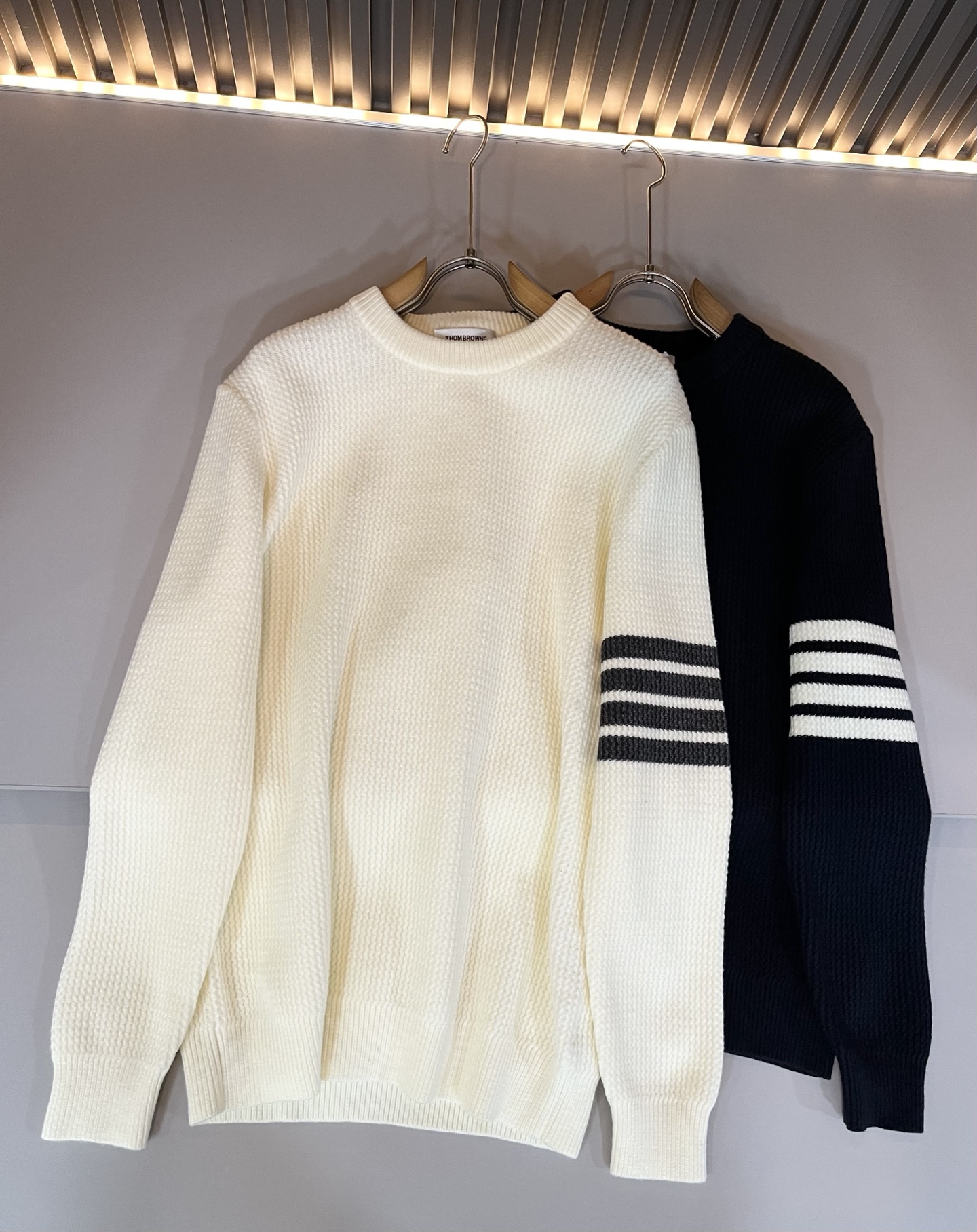 ThomBrow*e汤姆*朗2025秋冬新款男女同款👫针织羊毛衫，今年的专柜新品，男女同款👫超软羊毛面料