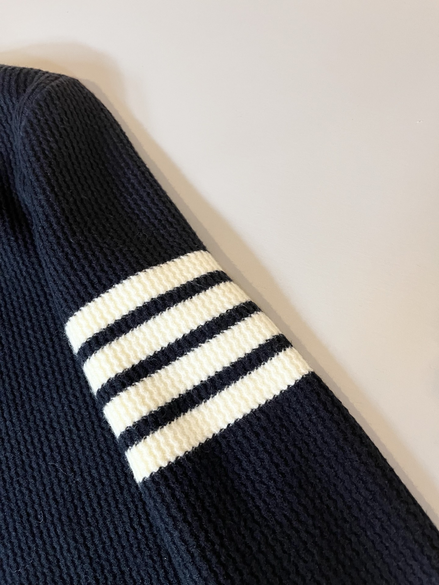 ThomBrow*e汤姆*朗2025秋冬新款男女同款👫针织羊毛衫，今年的专柜新品，男女同款👫超软羊毛面料