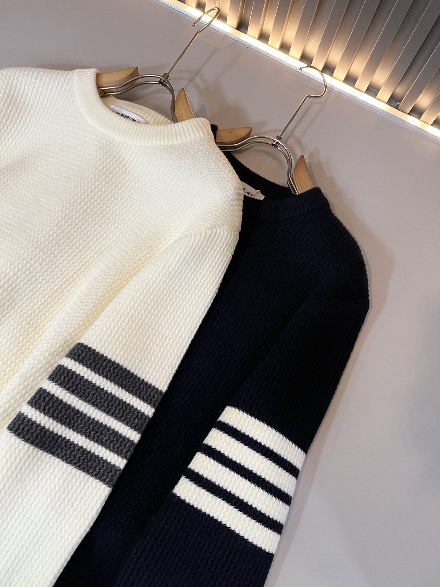 ThomBrow*e汤姆*朗2025秋冬新款男女同款👫针织羊毛衫，今年的专柜新品，男女同款👫超软羊毛面料