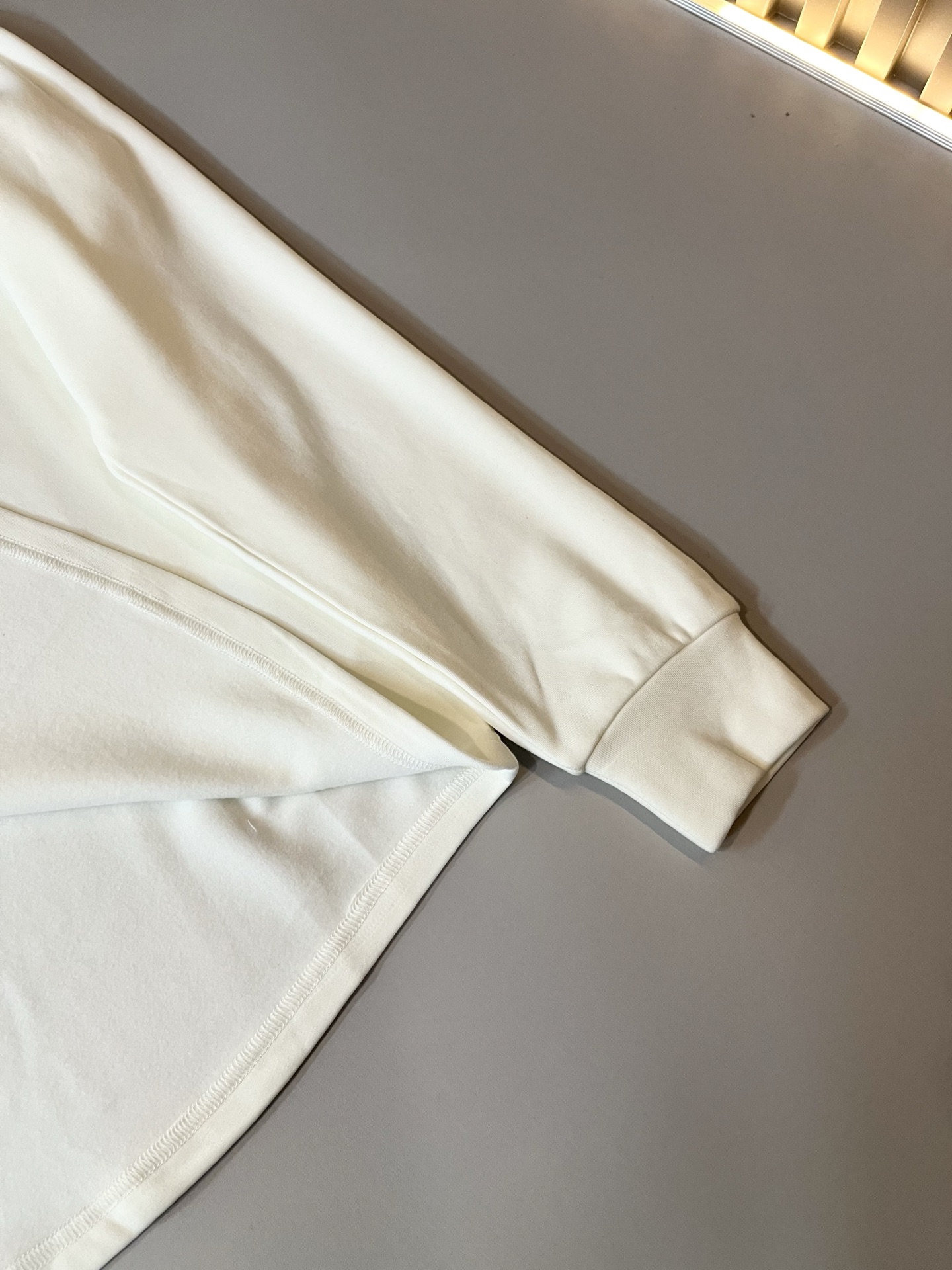 CELIN*瑟琳 2025秋冬打底新款时尚休闲圆领打底衫，贸易公司渠道稀出，同步官网发售！25年秋季时尚