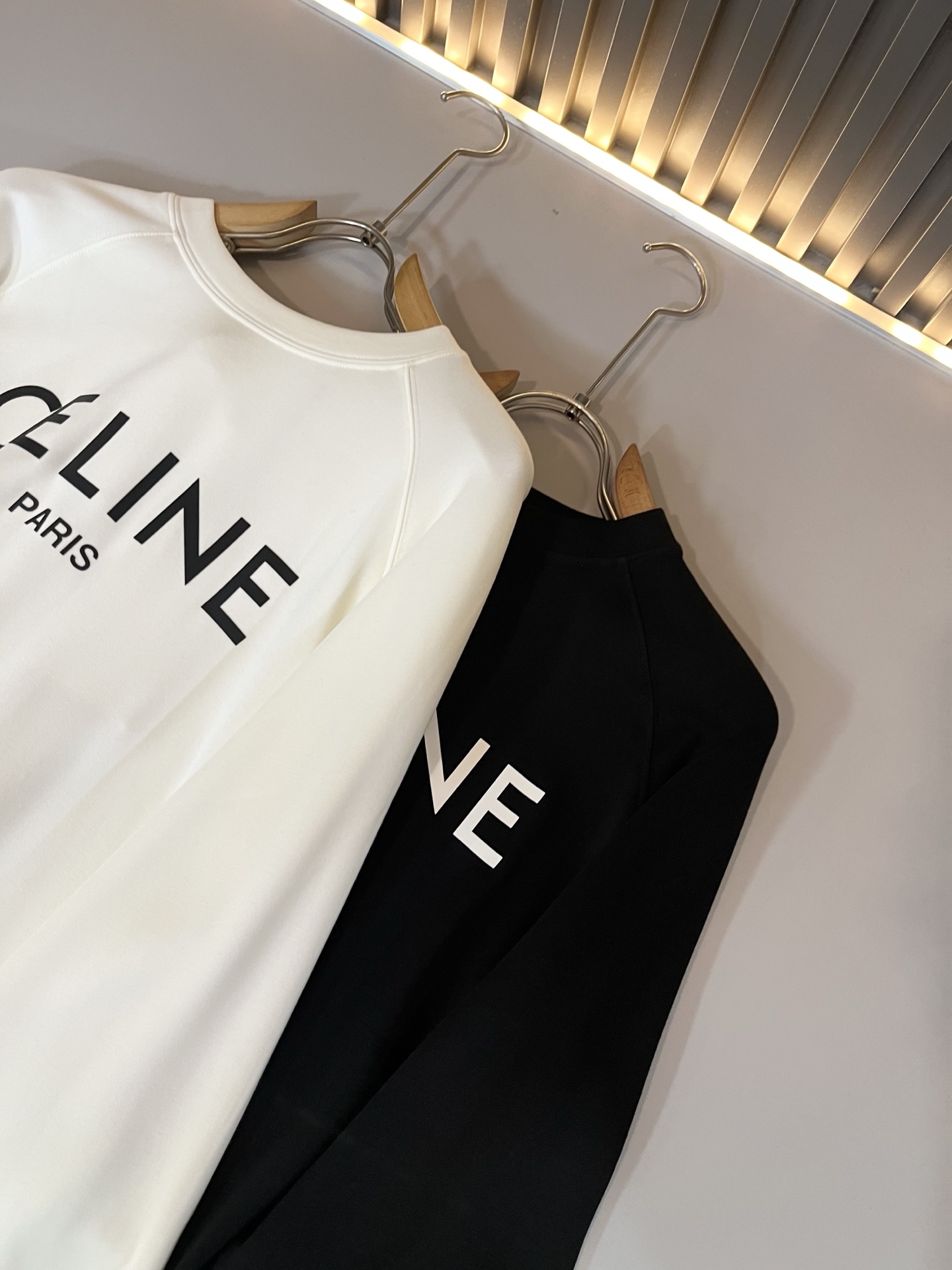 CELIN*瑟琳 2025秋冬打底新款时尚休闲圆领打底衫，贸易公司渠道稀出，同步官网发售！25年秋季时尚