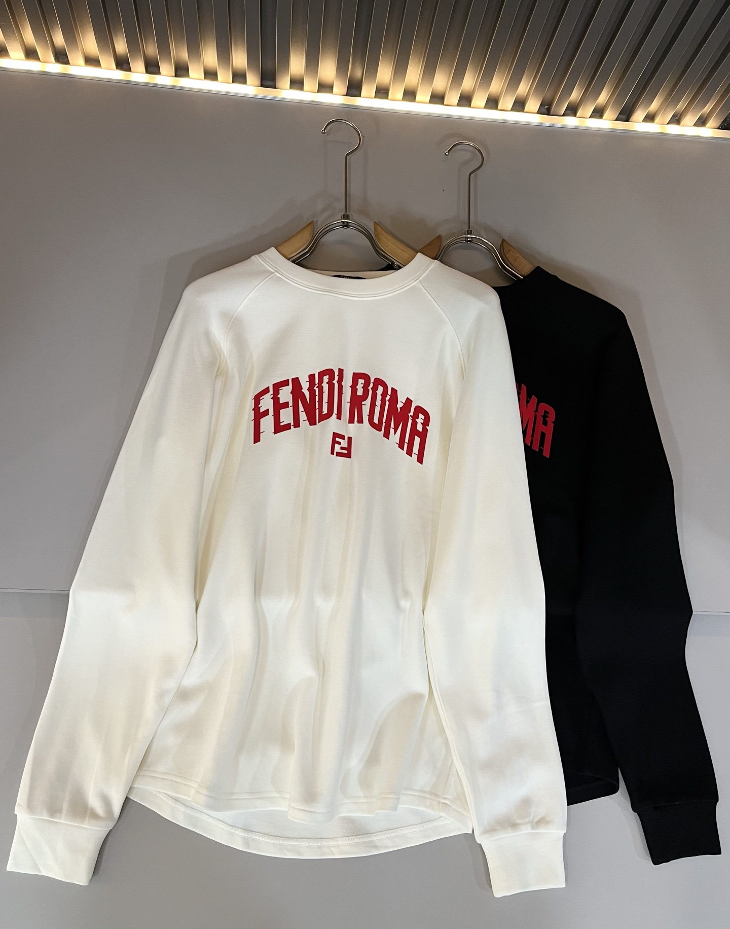 FEN*I 芬*迪2025秋冬新款FD家族FF男女同款👫打底衫，男女同款👫百搭极简短袖。意大利原厂订单，