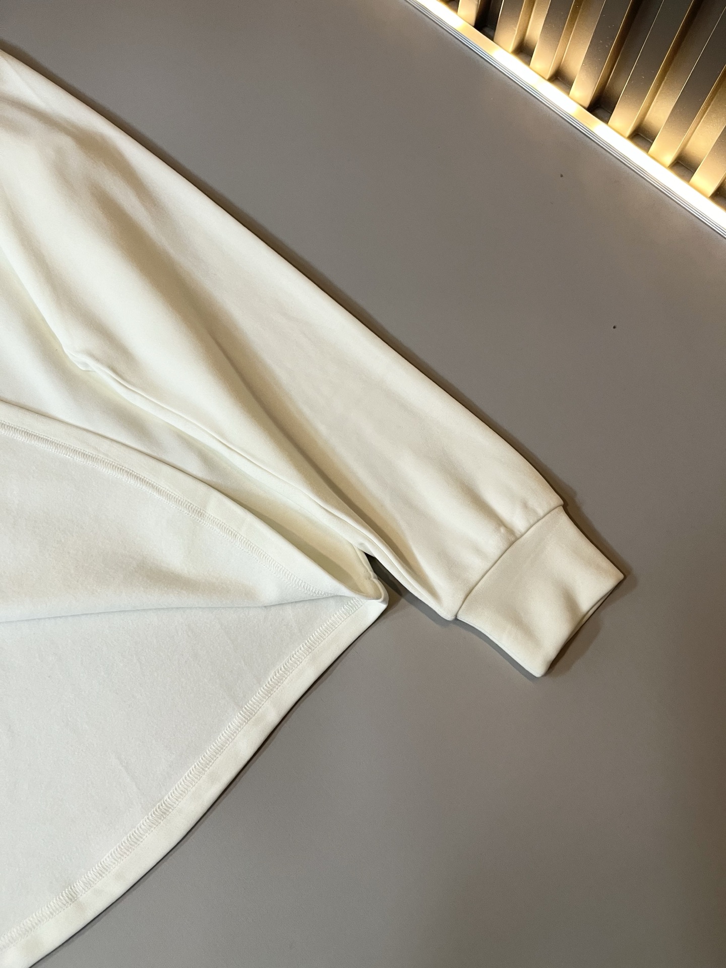 FEN*I 芬*迪2025秋冬新款FD家族FF男女同款👫打底衫，男女同款👫百搭极简短袖。意大利原厂订单，