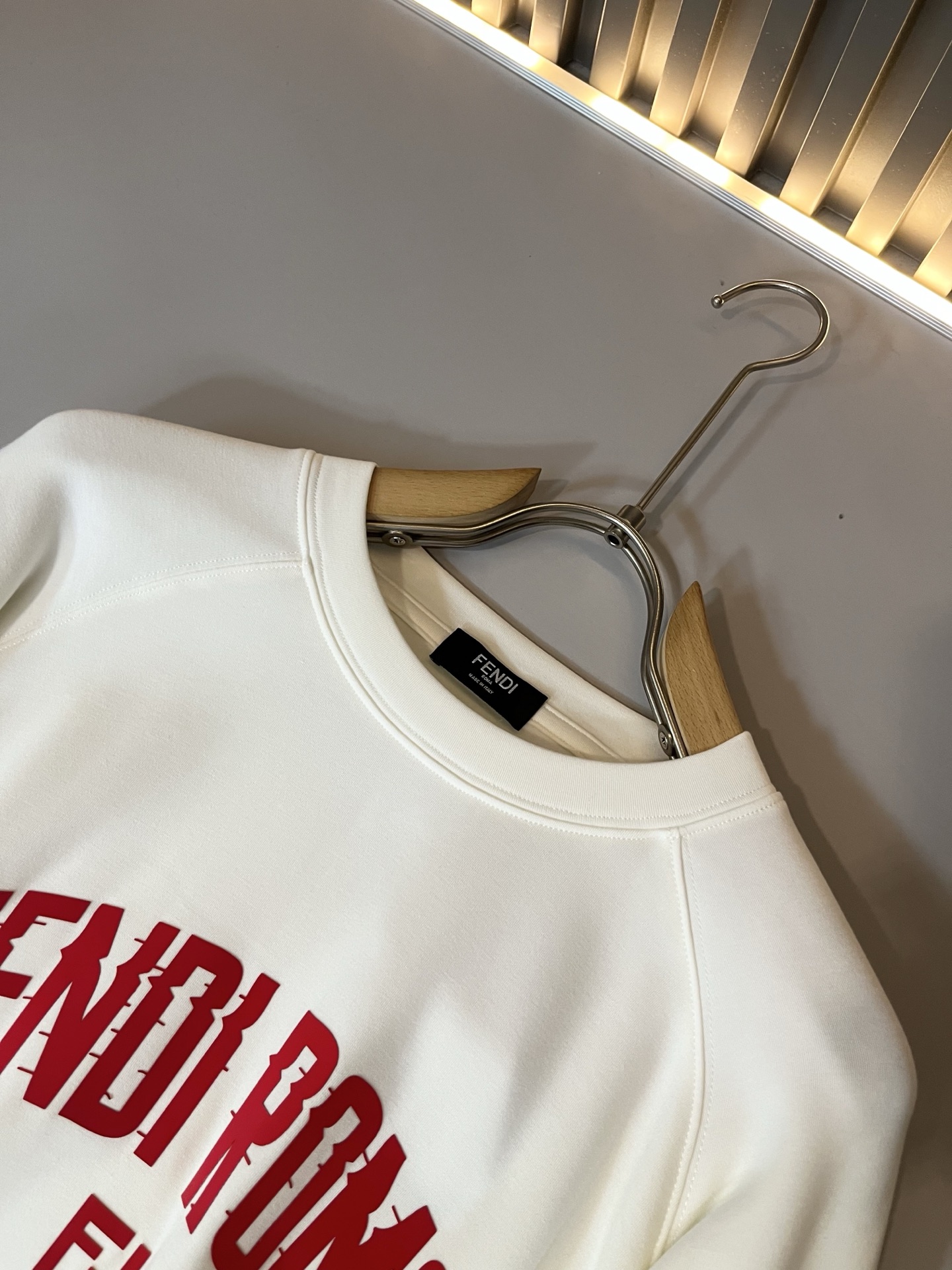 FEN*I 芬*迪2025秋冬新款FD家族FF男女同款👫打底衫，男女同款👫百搭极简短袖。意大利原厂订单，