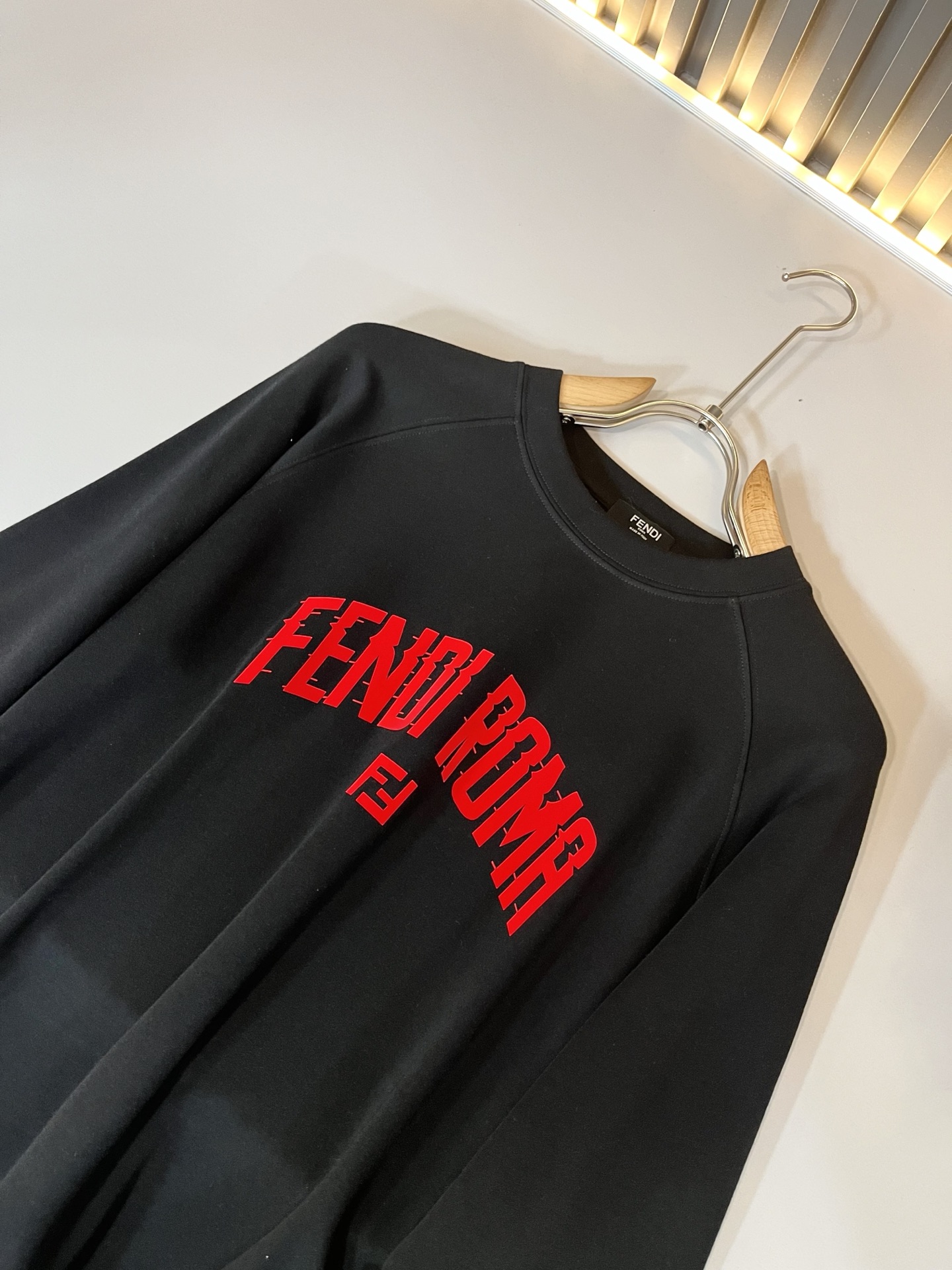 FEN*I 芬*迪2025秋冬新款FD家族FF男女同款👫打底衫，男女同款👫百搭极简短袖。意大利原厂订单，