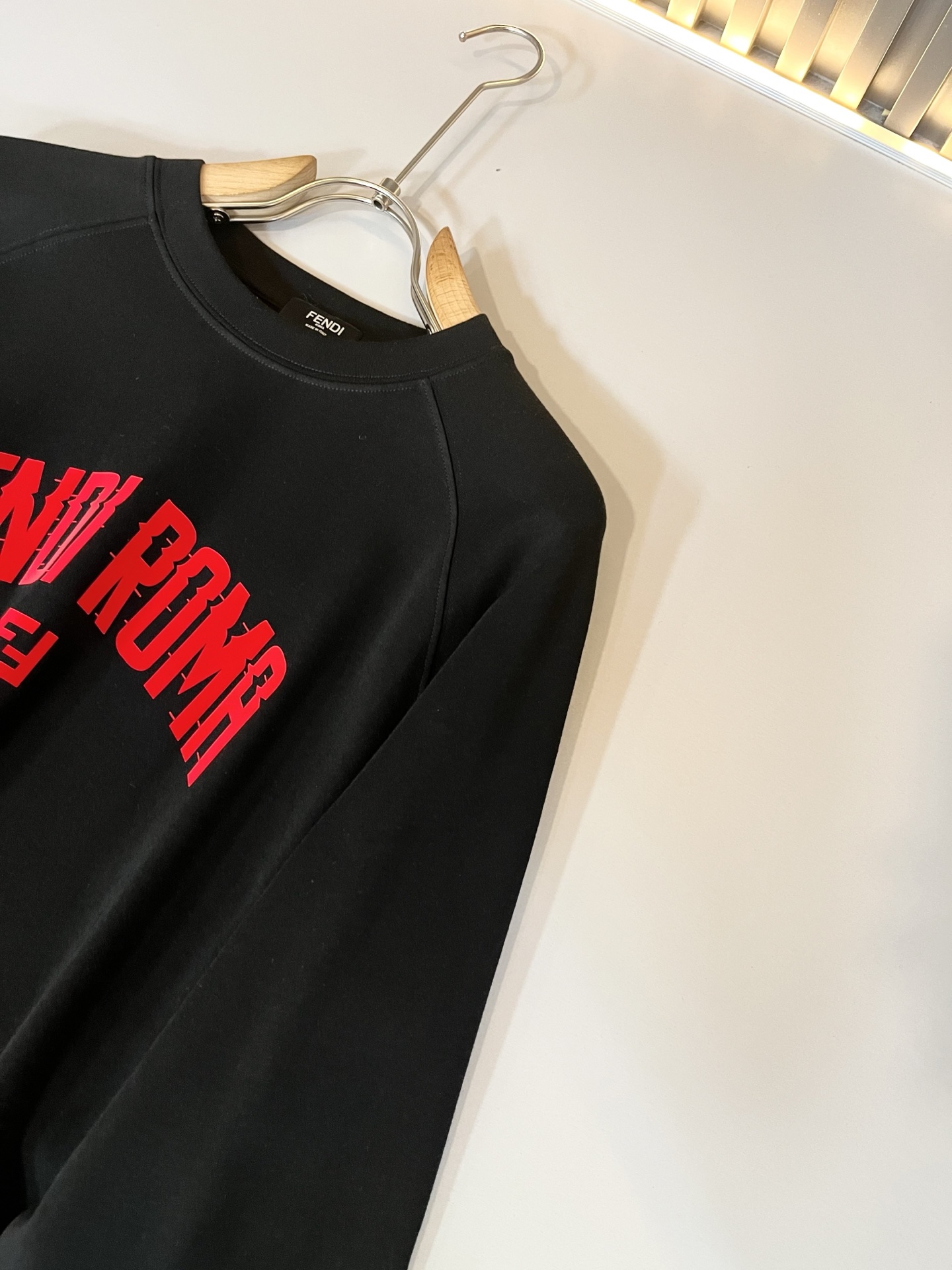 FEN*I 芬*迪2025秋冬新款FD家族FF男女同款👫打底衫，男女同款👫百搭极简短袖。意大利原厂订单，