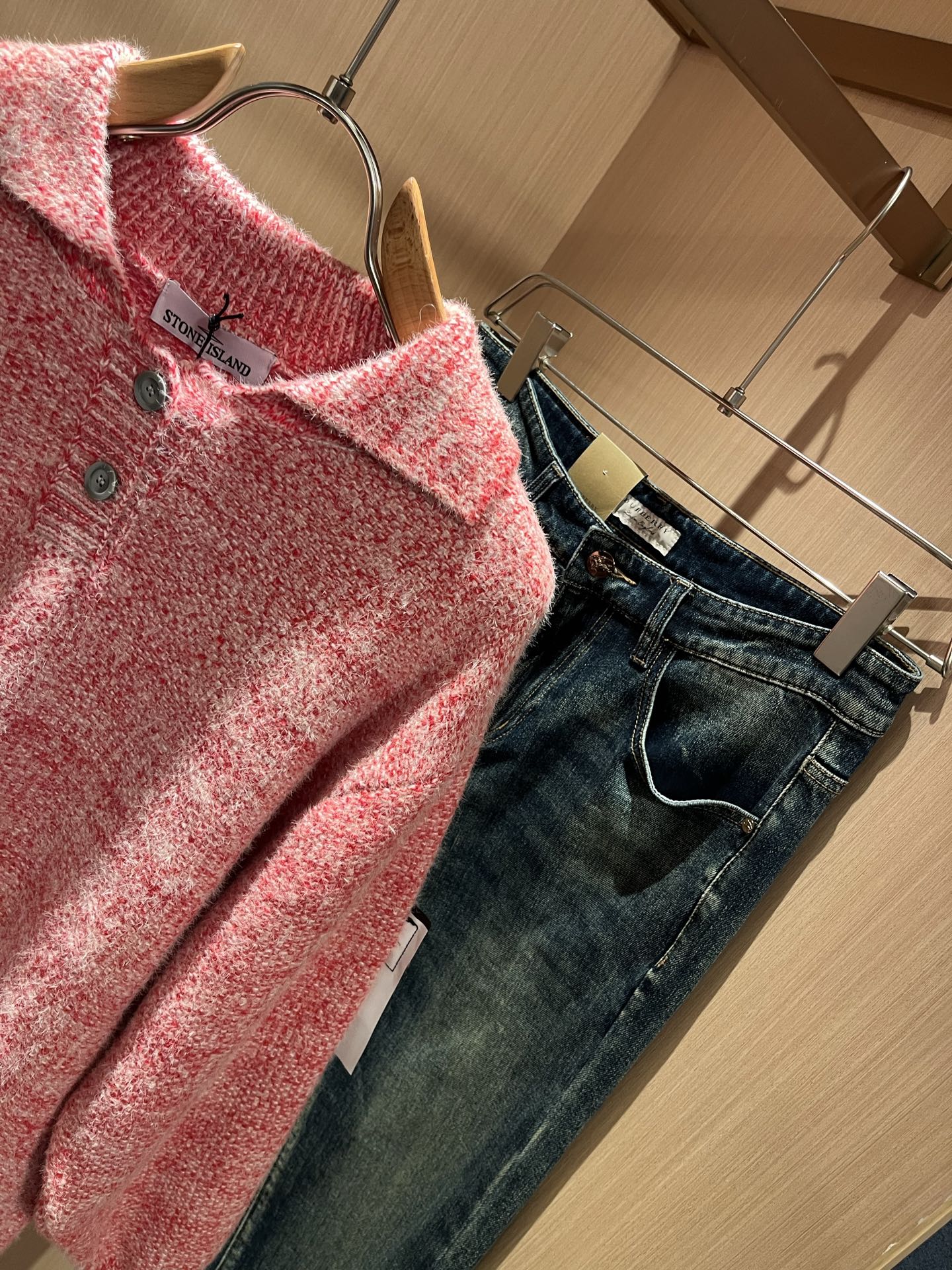 StoneIsland 石头岛2025秋冬新款男女同款👫羊毛衫，品牌最新设计元素！既不单调也不复杂,恰到