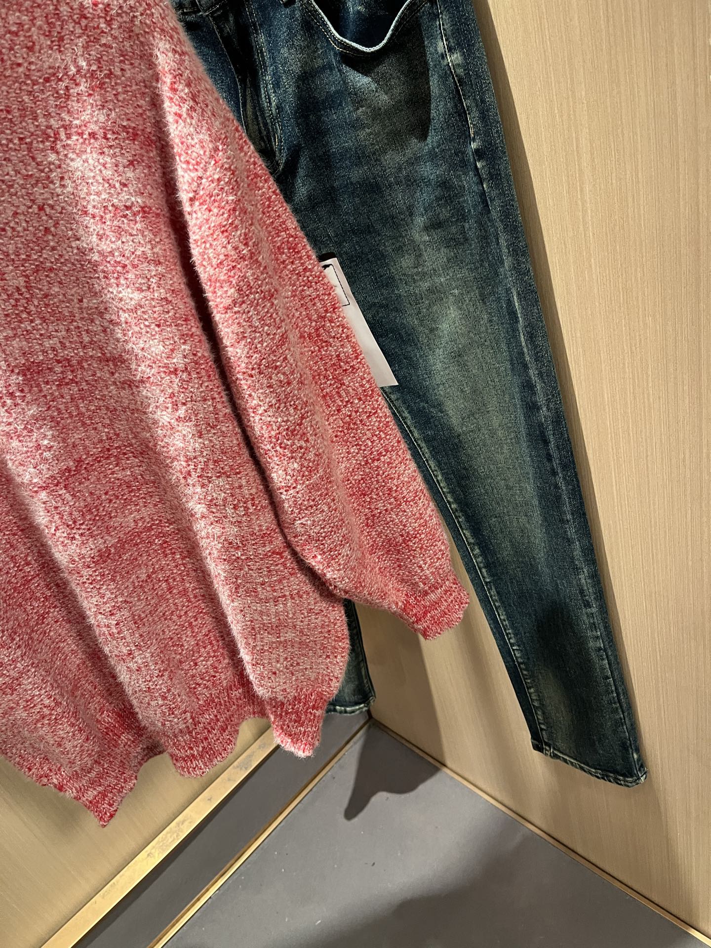 StoneIsland 石头岛2025秋冬新款男女同款👫羊毛衫，品牌最新设计元素！既不单调也不复杂,恰到