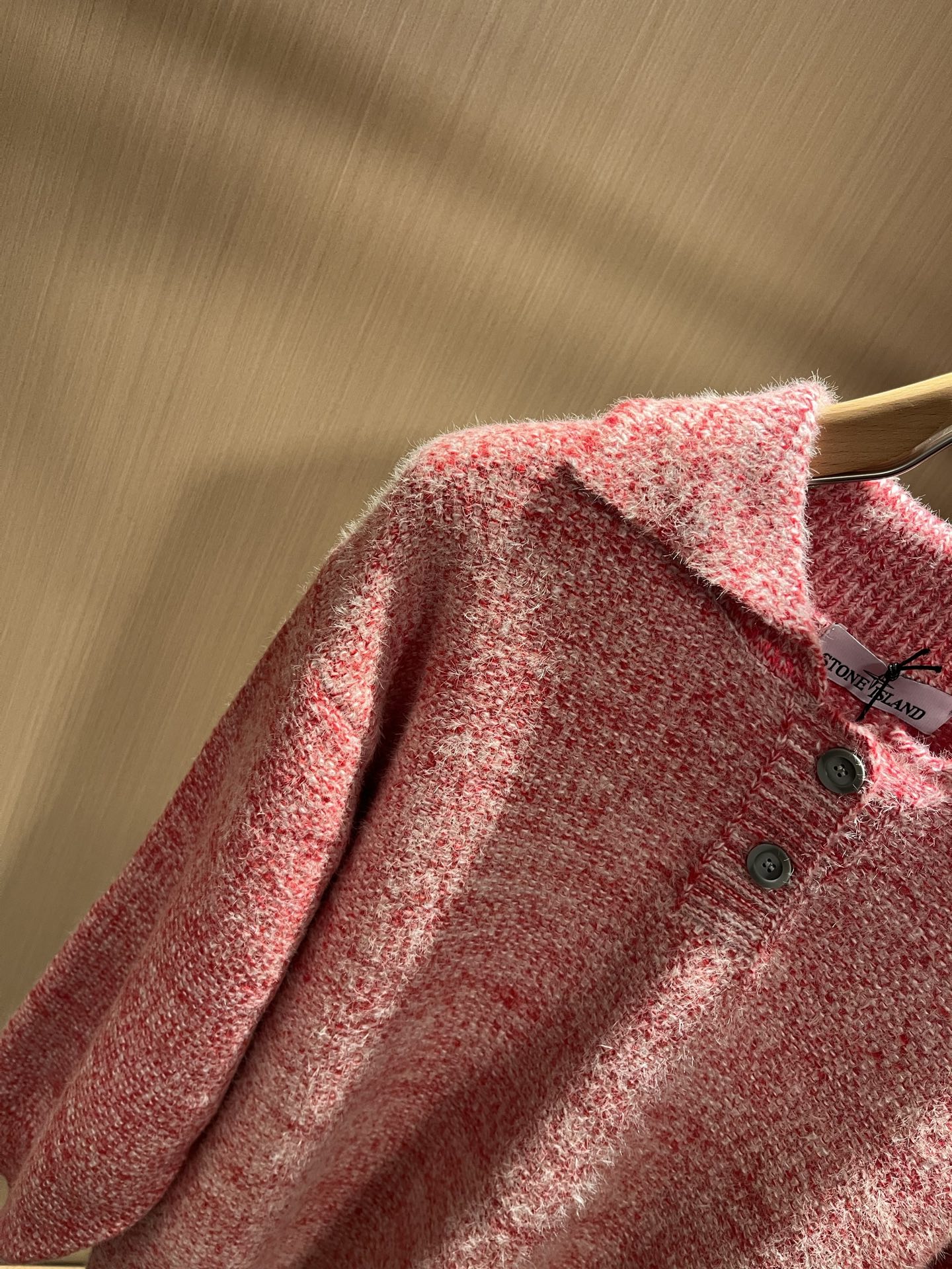 StoneIsland 石头岛2025秋冬新款男女同款👫羊毛衫，品牌最新设计元素！既不单调也不复杂,恰到