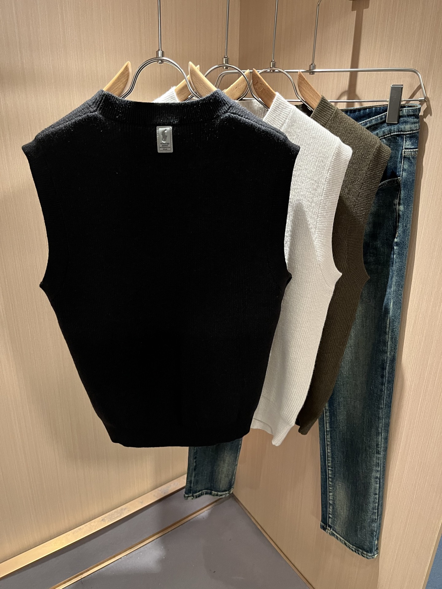 保罗POLOSPORT 2025秋冬新款男女同款👫羊毛马甲背心，简约纯色时尚款不乏有许多设计大咖们都对于