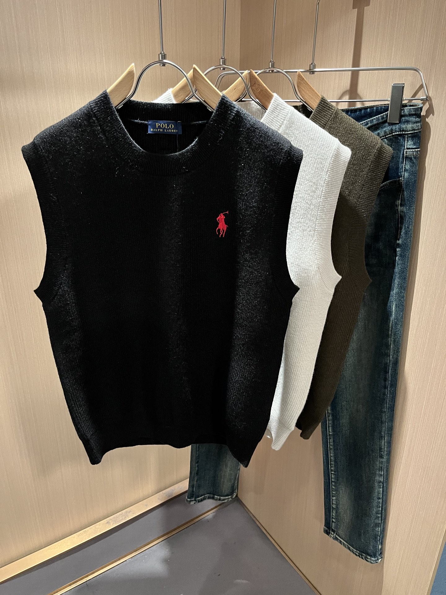 保罗POLOSPORT 2025秋冬新款男女同款👫羊毛马甲背心，简约纯色时尚款不乏有许多设计大咖们都对于