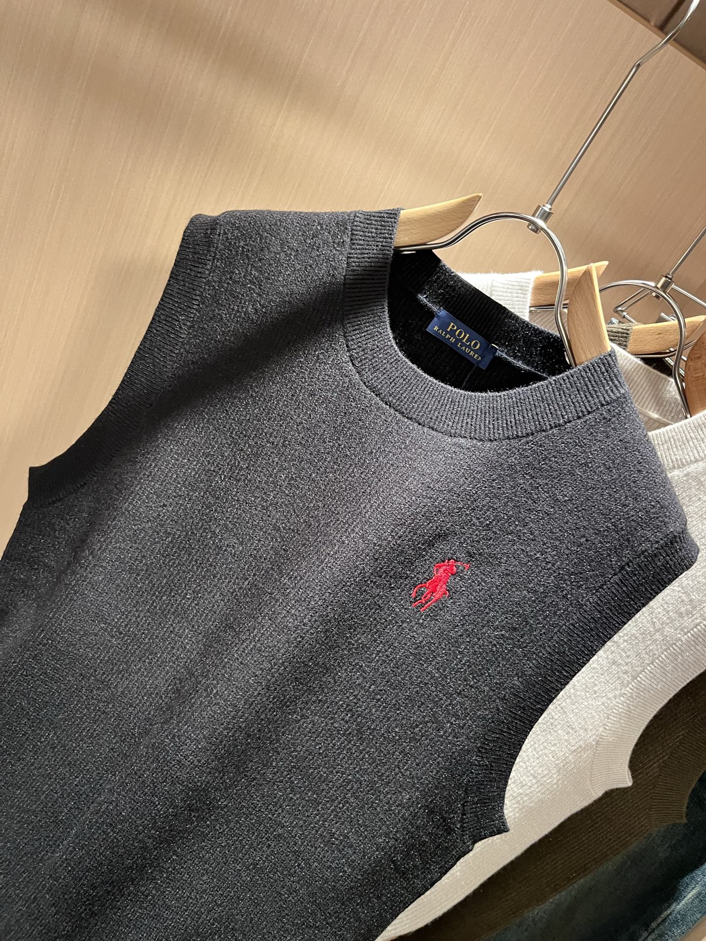 保罗POLOSPORT 2025秋冬新款男女同款👫羊毛马甲背心，简约纯色时尚款不乏有许多设计大咖们都对于