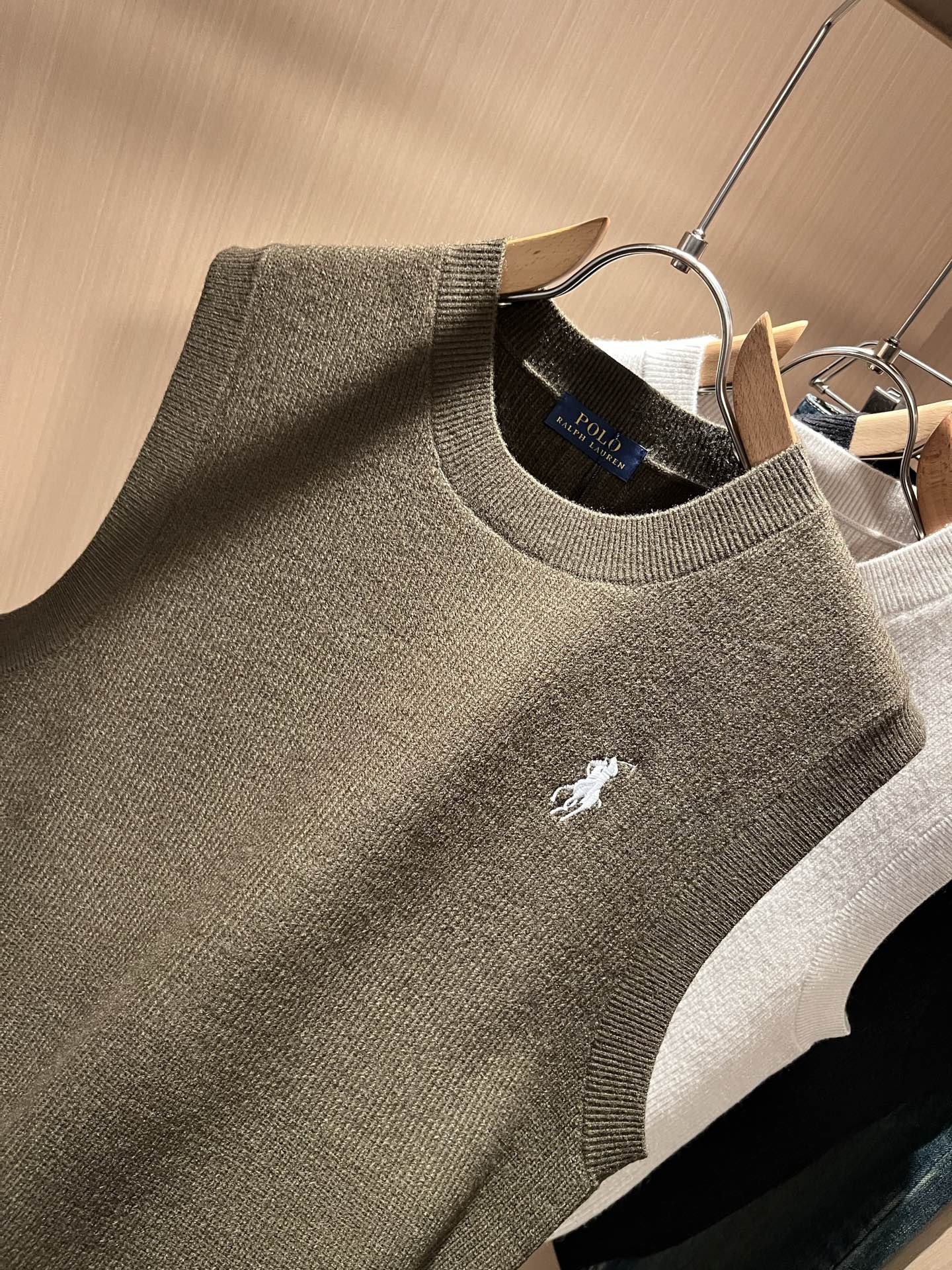 保罗POLOSPORT 2025秋冬新款男女同款👫羊毛马甲背心，简约纯色时尚款不乏有许多设计大咖们都对于