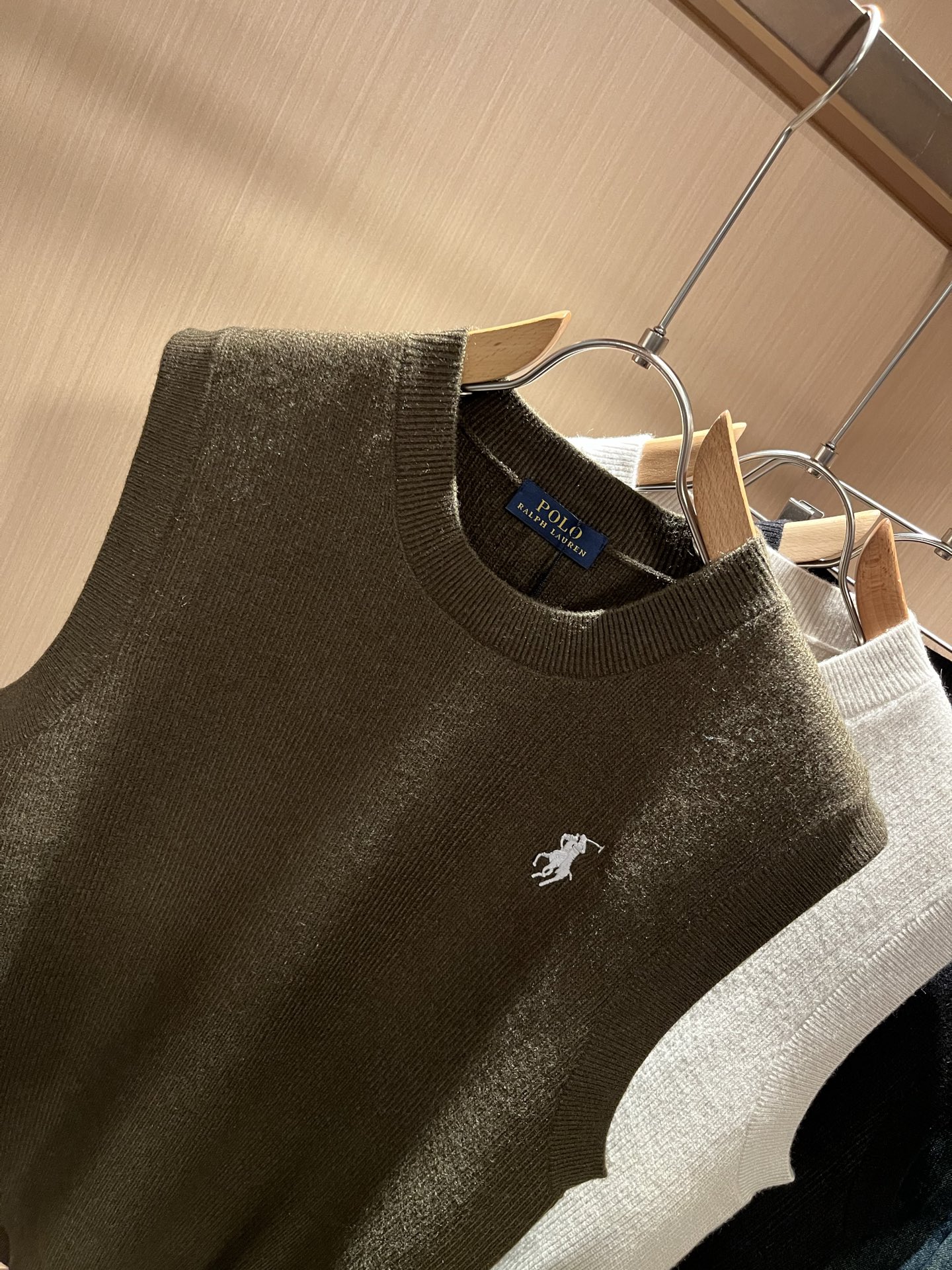 保罗POLOSPORT 2025秋冬新款男女同款👫羊毛马甲背心，简约纯色时尚款不乏有许多设计大咖们都对于