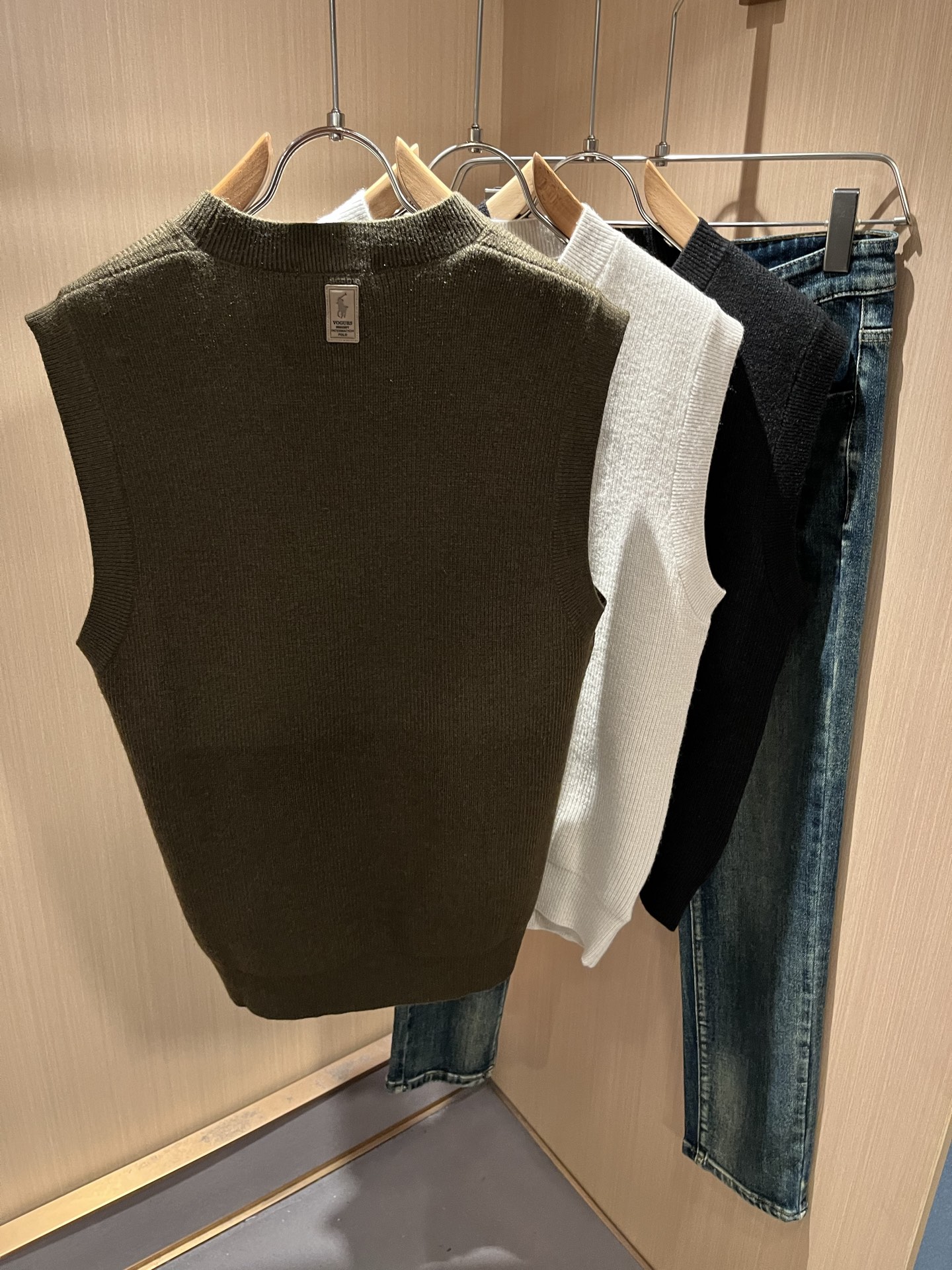 保罗POLOSPORT 2025秋冬新款男女同款👫羊毛马甲背心，简约纯色时尚款不乏有许多设计大咖们都对于