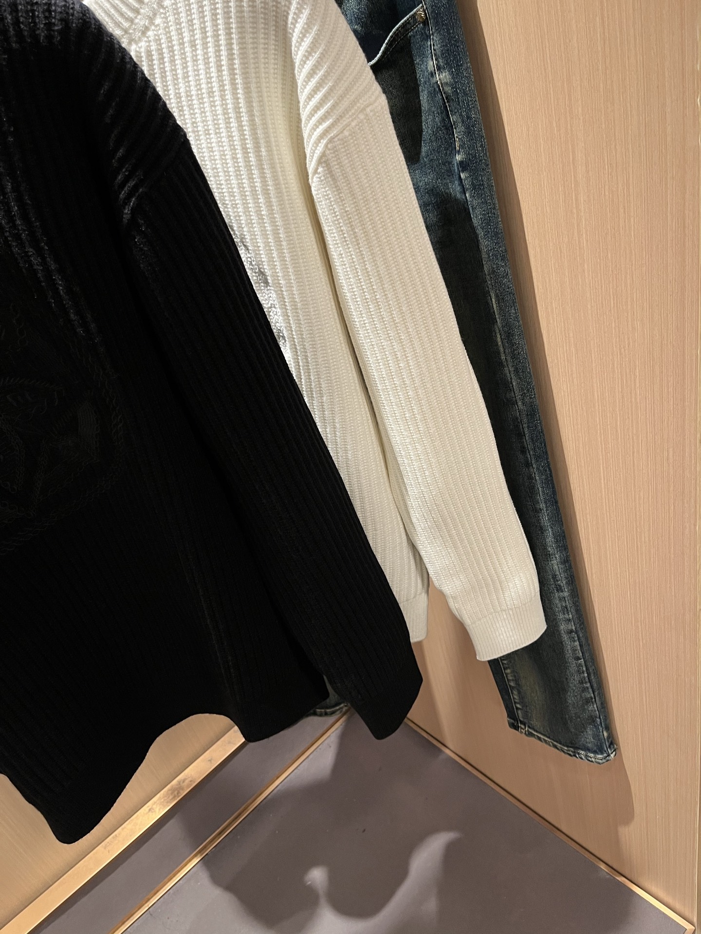 Louis Vuit*on 2025秋冬路易家族轻奢针织羊毛衫！男女同款👫装饰！ 路易家族的新高端，细节