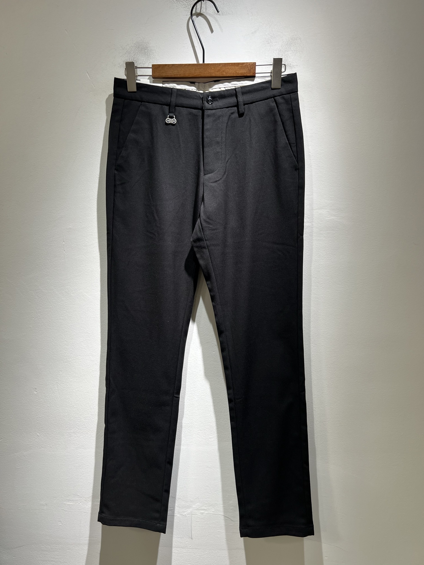 Ferraga*mo菲拉*慕2025秋冬新款男款休闲小直筒西裤， 原单品质，原单品质高端时尚休闲水洗原版