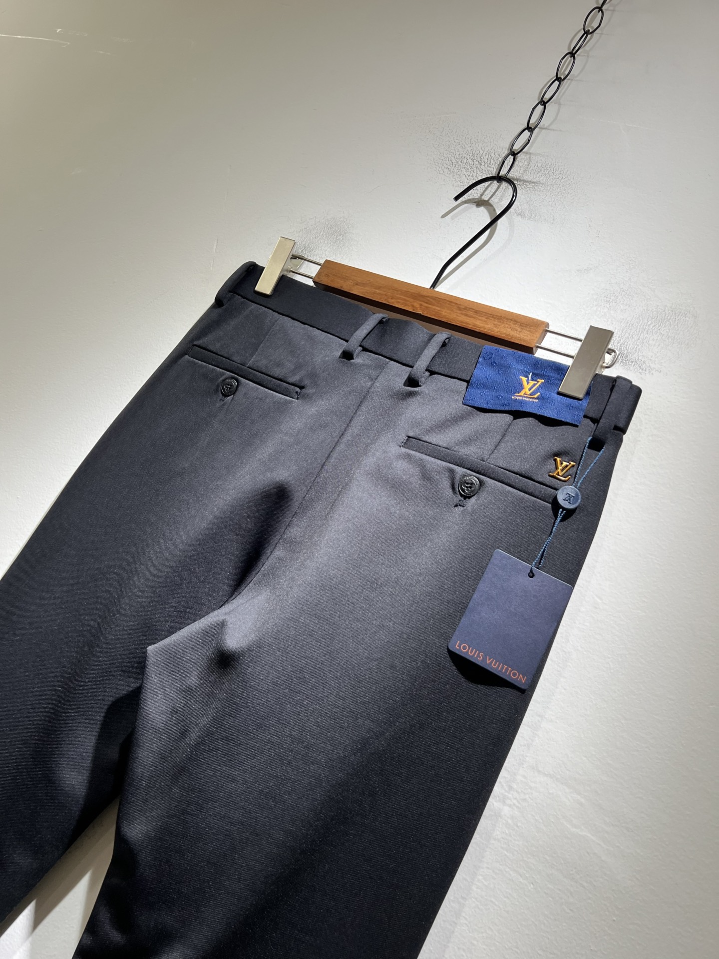 LouisVuitt*路易*登 2025秋冬新款男士休闲西裤，男士经典时尚百搭商务休闲西裤! 都市精英商