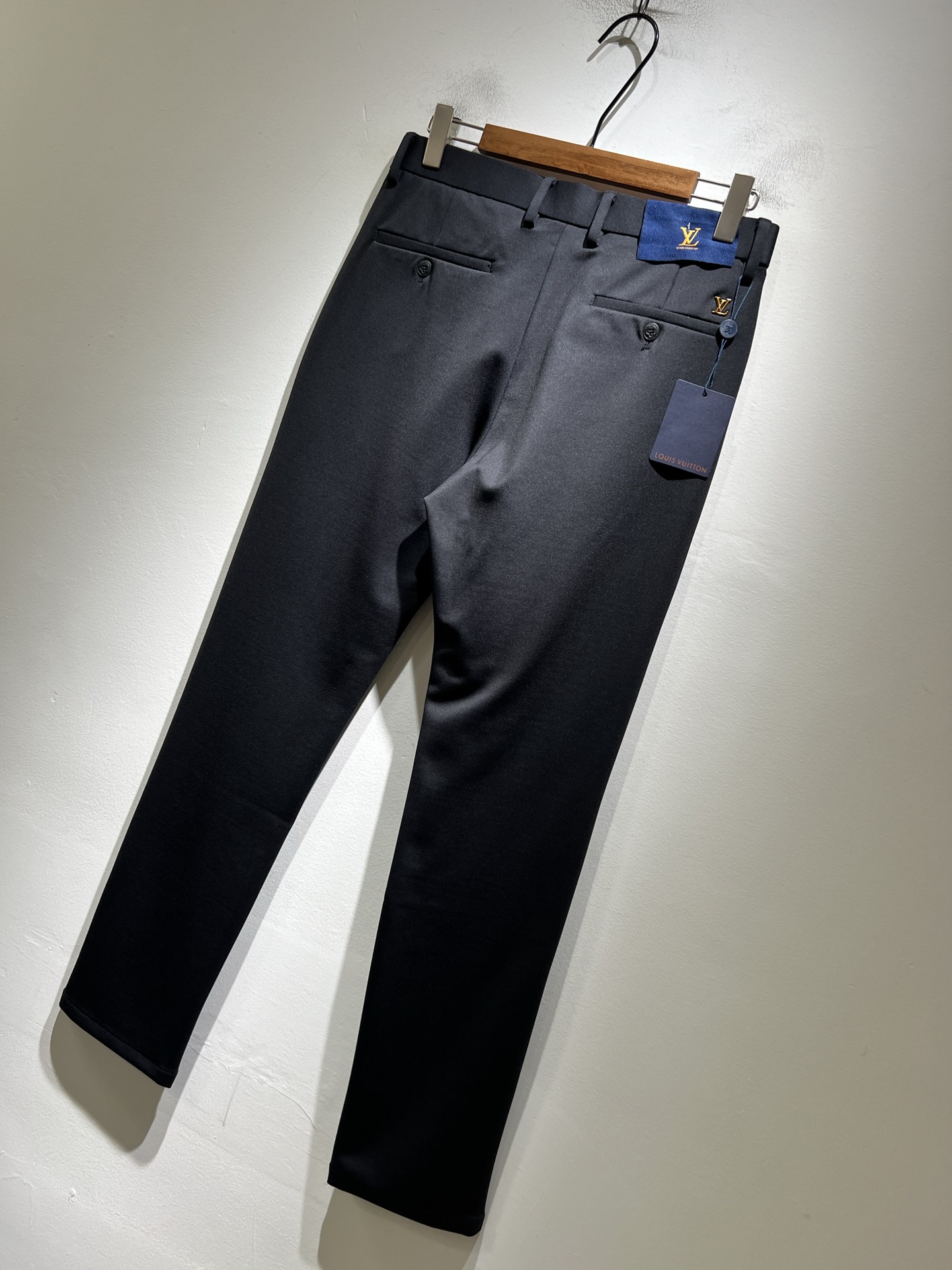 LouisVuitt*路易*登 2025秋冬新款男士休闲西裤，男士经典时尚百搭商务休闲西裤! 都市精英商