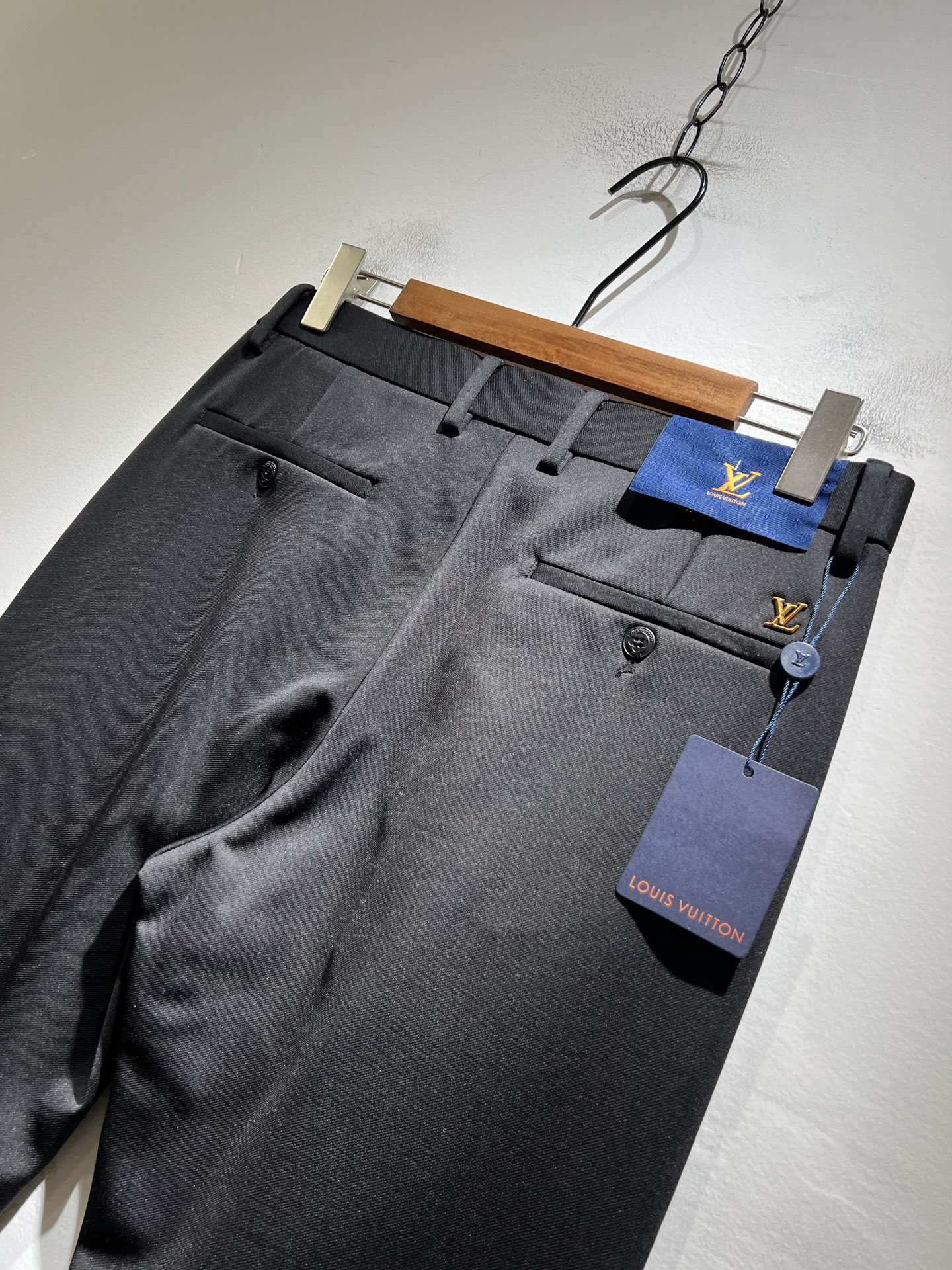 LouisVuitt*路易*登 2025秋冬新款男士休闲西裤，男士经典时尚百搭商务休闲西裤! 都市精英商