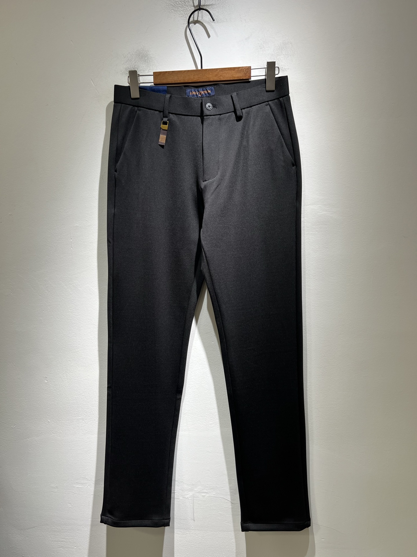 LouisVuitt*路易*登 2025秋冬新款男士休闲西裤，男士经典时尚百搭商务休闲西裤! 都市精英商