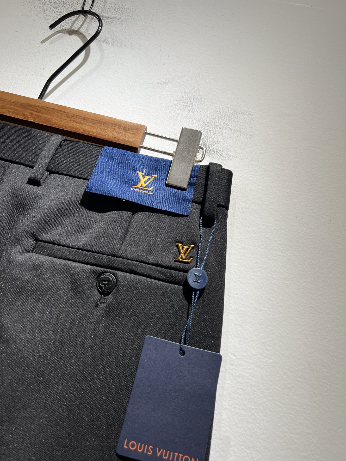 LouisVuitt*路易*登 2025秋冬新款男士休闲西裤，男士经典时尚百搭商务休闲西裤! 都市精英商